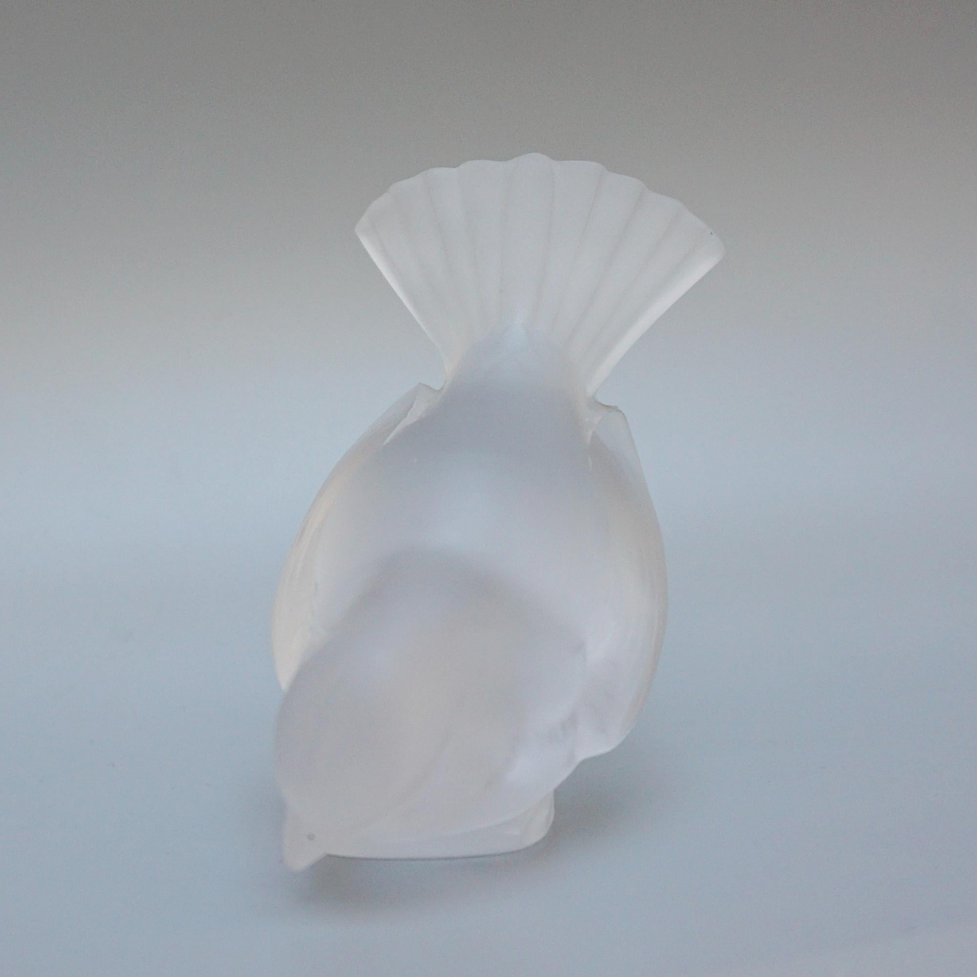 French 'Moineau Timide' A Glass Paperweight by Marc Lalique (1900 - 1977) For Sale