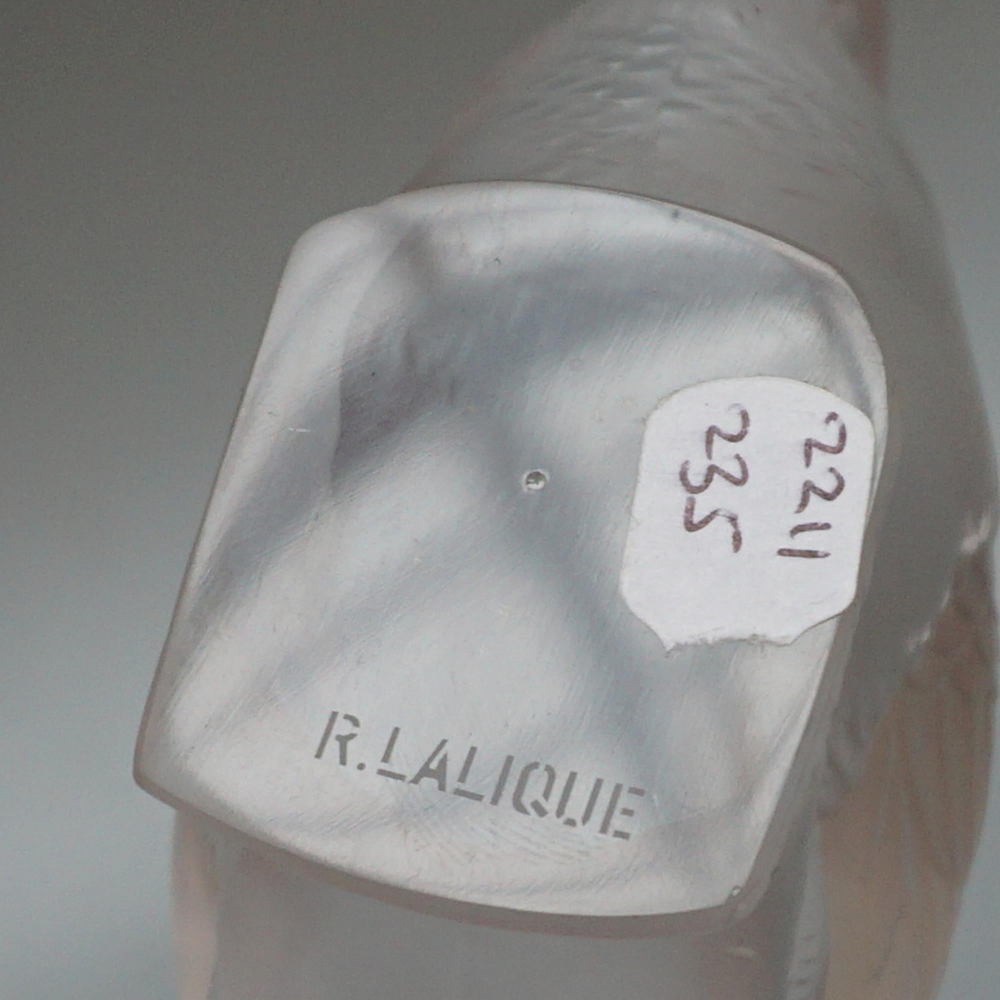 Moineau Timide' Rene Lalique Glas Briefbeschwerer im Zustand „Hervorragend“ im Angebot in Forest Row, East Sussex