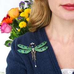 Broche libellule en grenat vert moira, diamant, saphir, argent et or