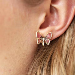 Moira Pink Plique à Jour Schmetterlingsohrringe aus Emaille, Diamanten und Gold