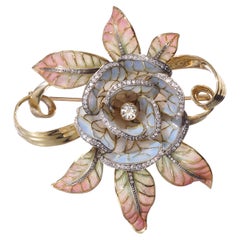 Moira Plique-à-jour-Brosche mit Emaille, Diamanten, Gold und Silber in Blumenform