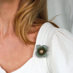 Moira Poppy Plique À Jour Broche en émail, diamants, argent et or
