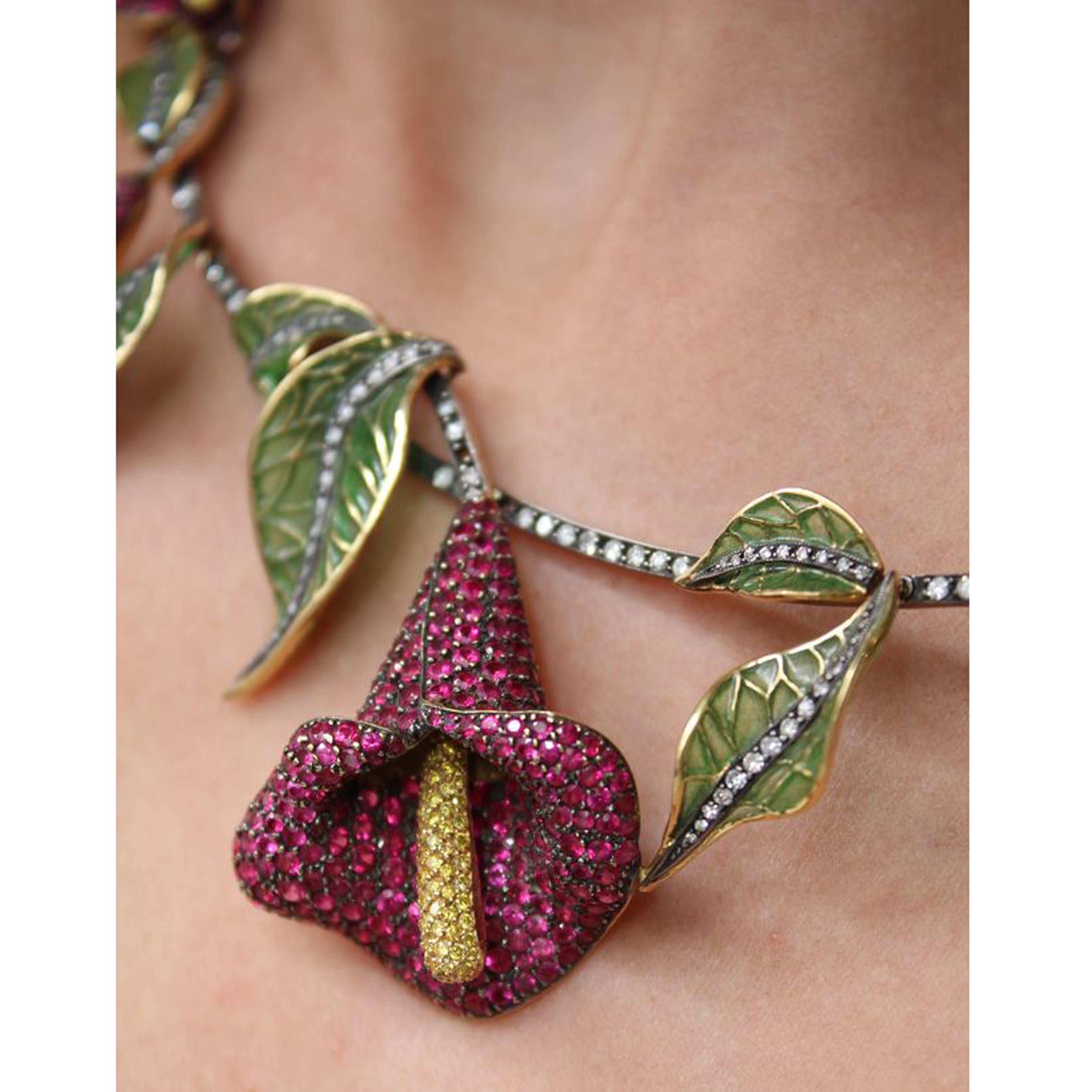 Collier Moira en rubis, diamants, émail Plique à Jour, A Silver et Gold Calla Lily en vente 3