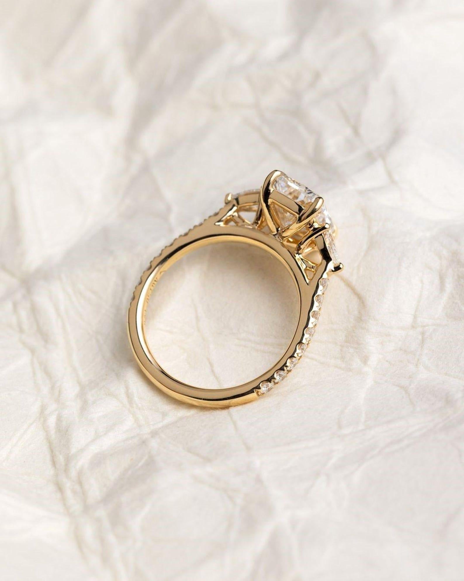 Anello di fidanzamento con moisanite Anello solitario in argento 925 Anello nuziale unico In condizioni Nuovo in vendita a Chicago, IL