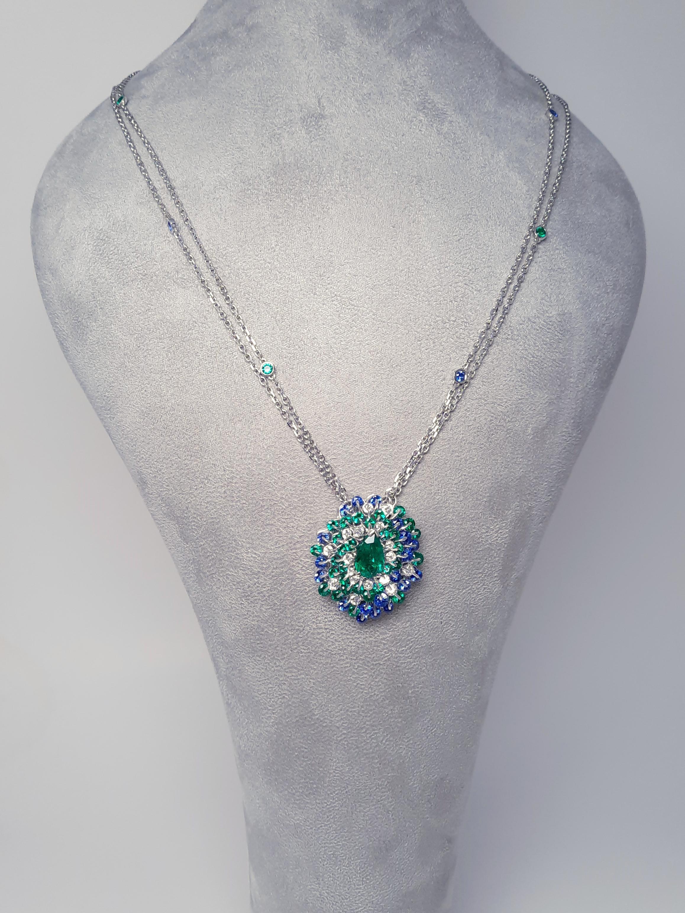MOISEIKIN 1.45ct No Oil Columbian Emerald Diamond Sapphire Necklace In New Condition For Sale In Hong Kong, HK