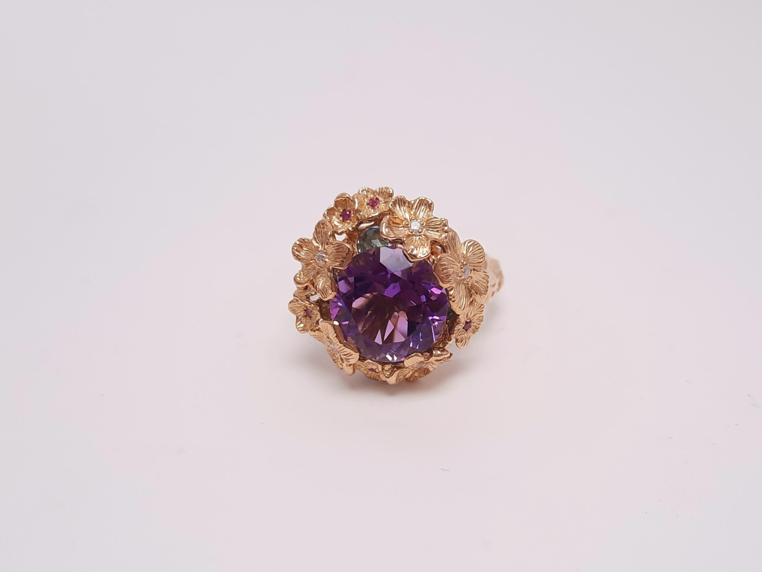 Round Cut Moiseikin 18 Karat Gold Amethyst Floral Ring For Sale