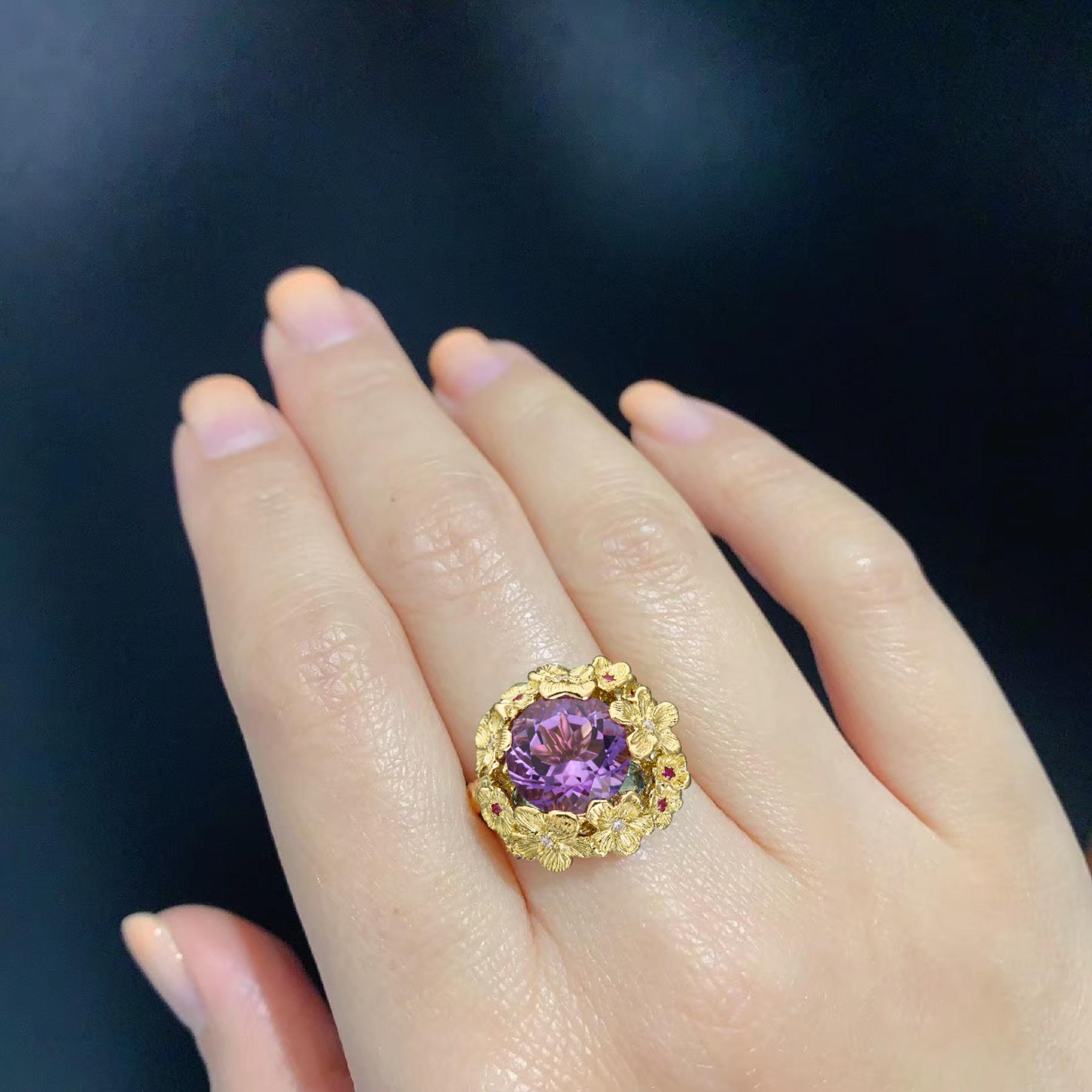 Women's Moiseikin 18 Karat Gold Amethyst Floral Ring For Sale
