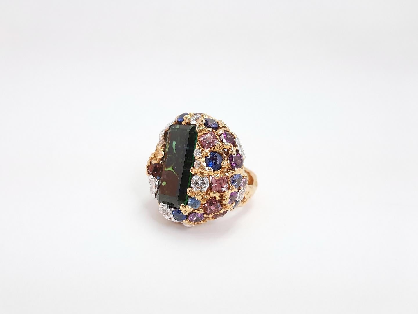 Contemporary Moiseikin 18 Karat Gold Diamond 10 Carat Green Tourmaline Sapphire Cocktail Ring For Sale