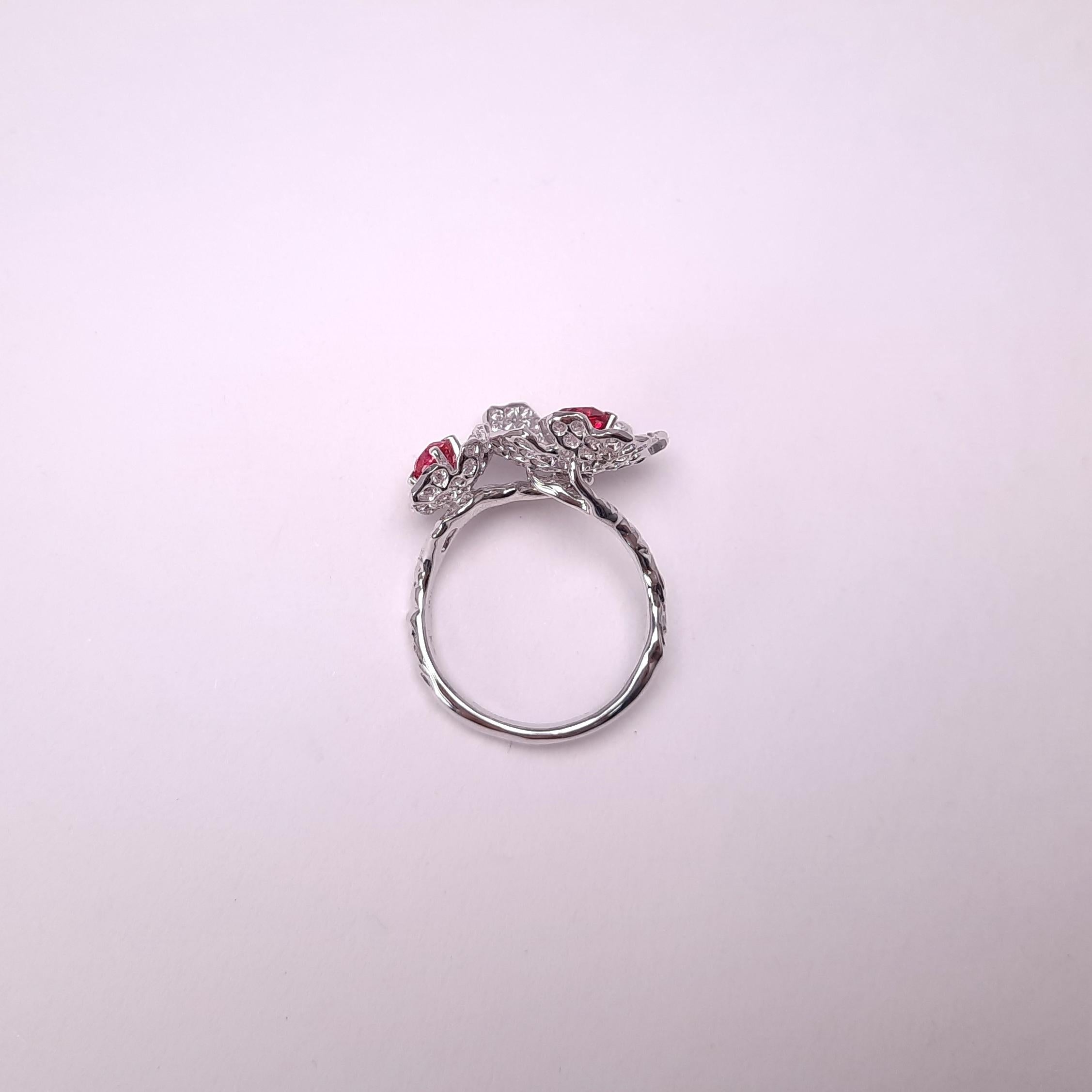 Contemporary Moiseikin 18 Karat Gold Diamond Burmese Spinel Ring For Sale