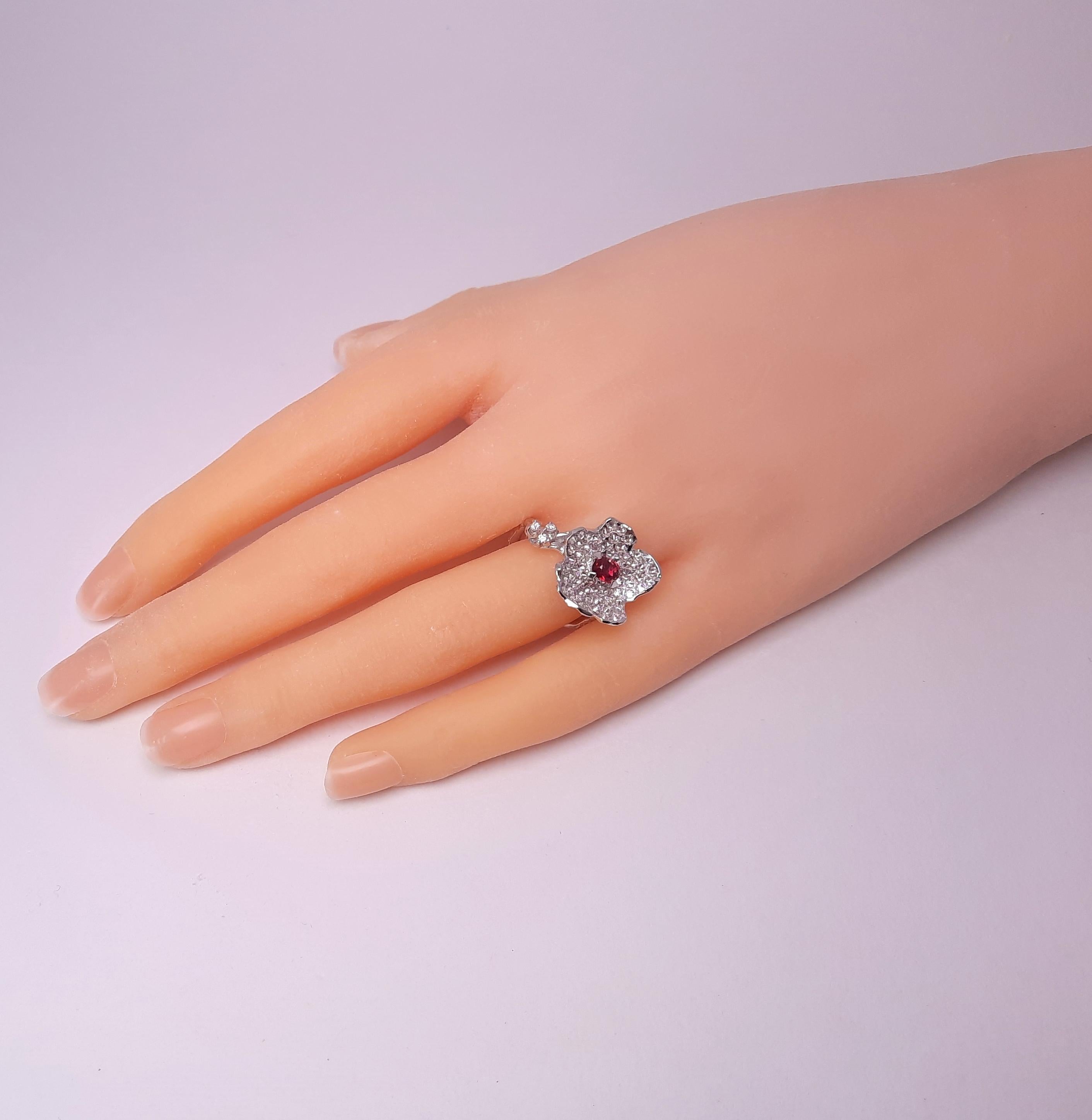 MOISEIKIN 18 Karat Gold Diamond Burmese Spinel Ring For Sale 1
