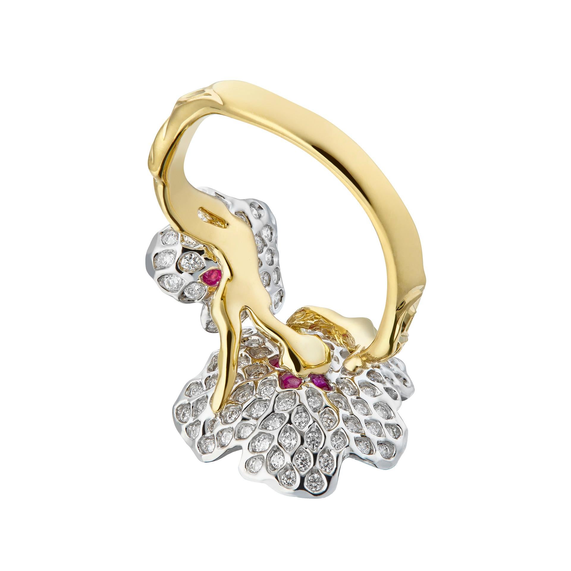 Contemporain MOISEIKIN  Bague fleur en or 18 carats avec diamant en vente