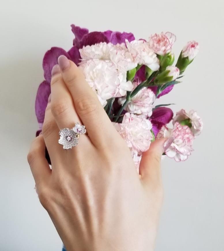 Round Cut MOISEIKIN  18 Karat Gold Diamond Flower Ring For Sale