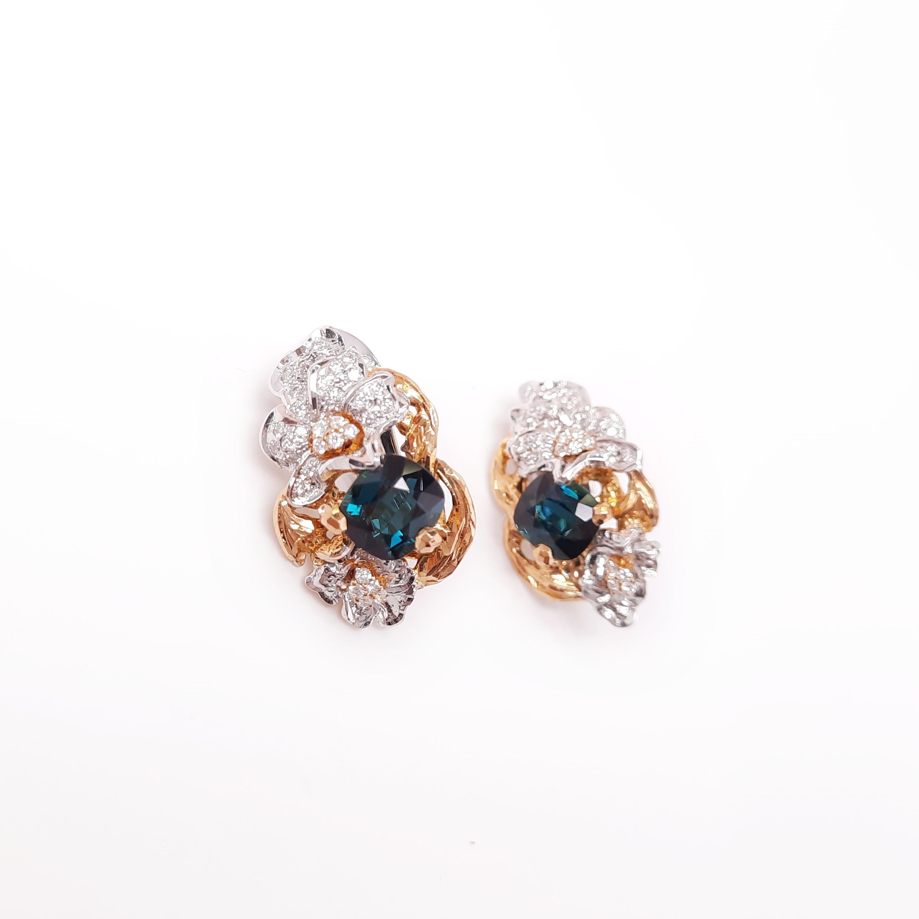 Inspired by Impressionism, MOISEIKIN® has created a blooming flower earrings  in tridimensional manner. Vivid and flawless indigo tourmalines are even more enhanced by the combination of yellow and white gold floral filigree, embedded with sparkling