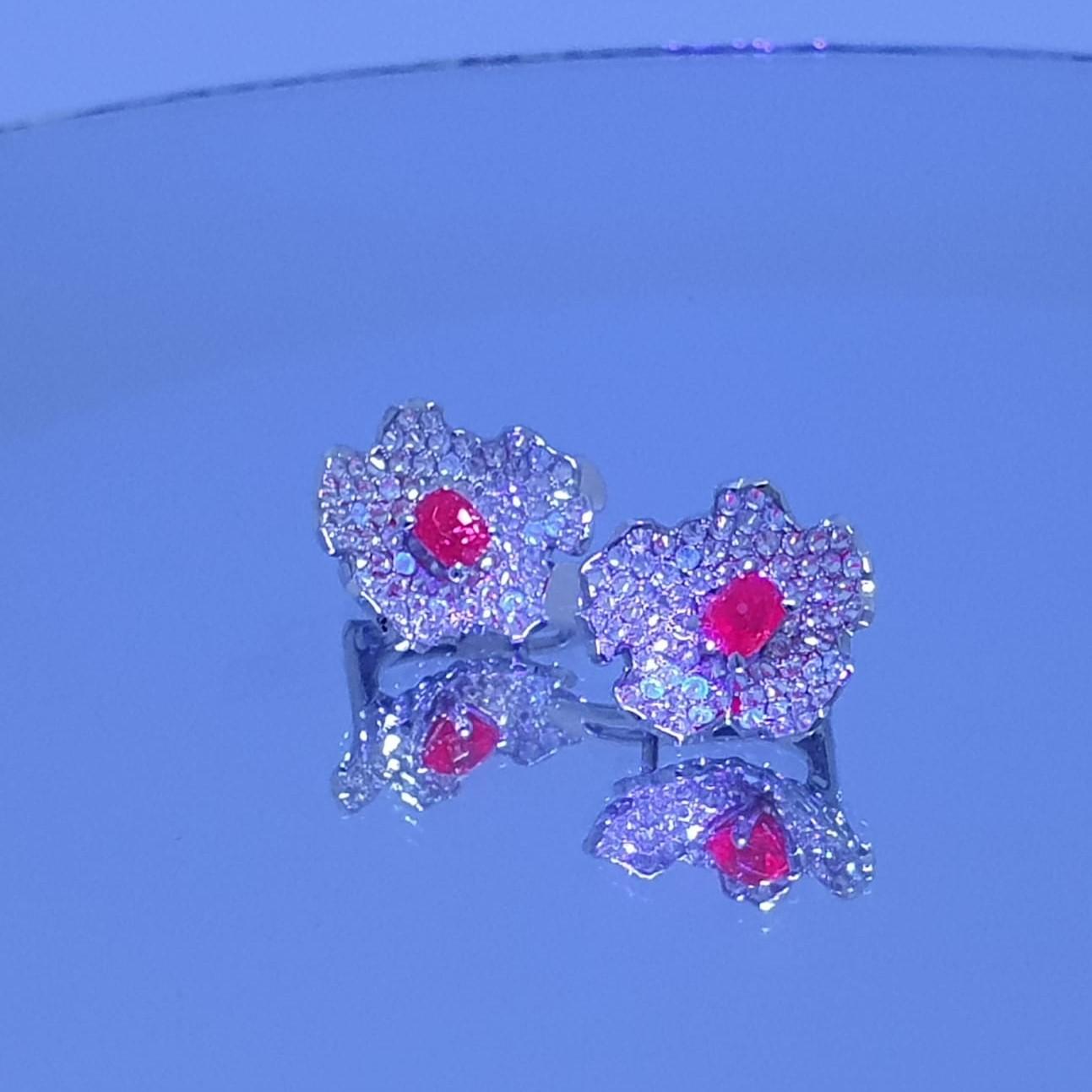 MOISEIKIN Boucles d'oreilles or 18 carats diamant Spinelle rose néon Neuf - En vente à Hong Kong, HK