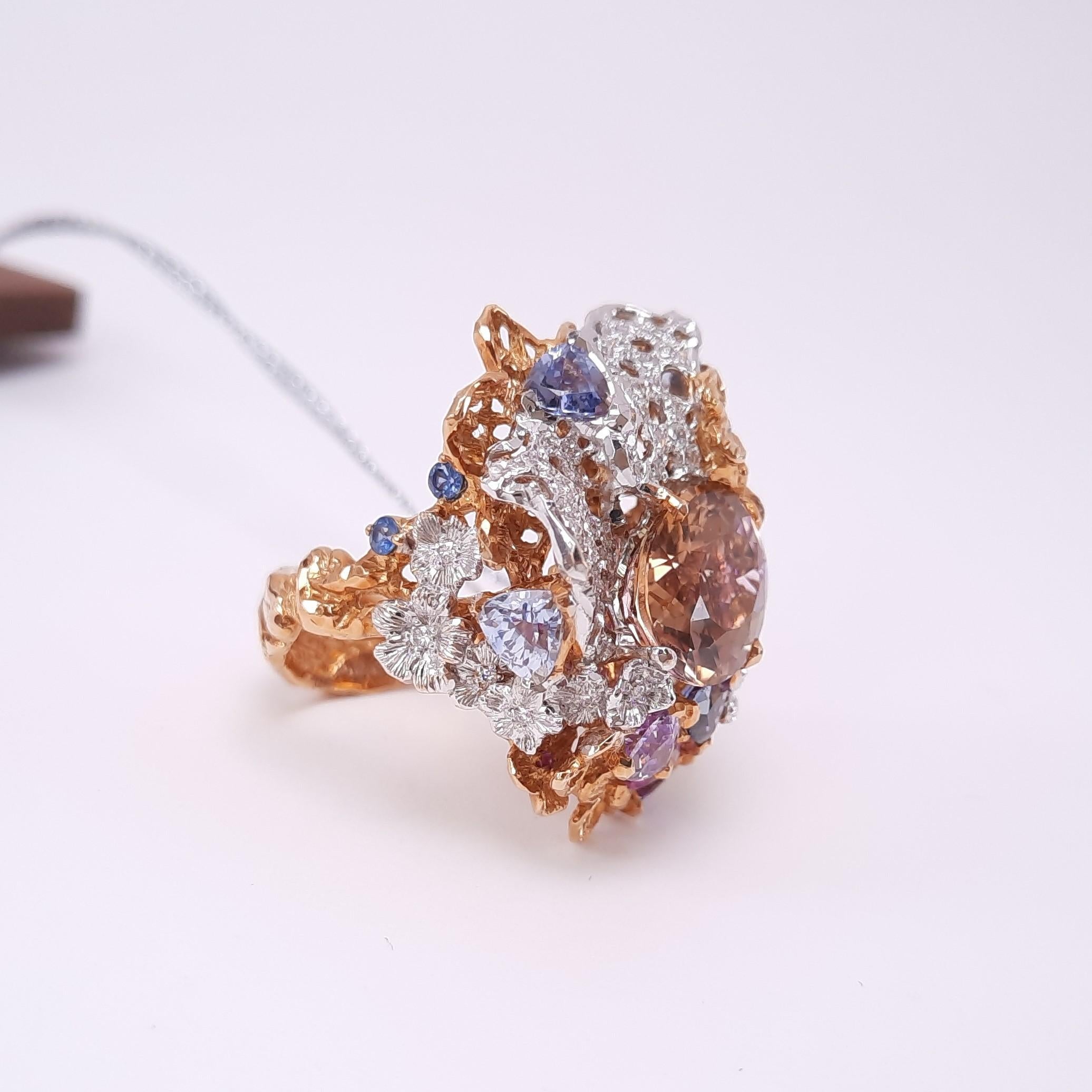 Contemporain MOISEIKIN Bague cocktail en or 18 carats, diamants, saphirs et tourmalines, faite à la main en vente