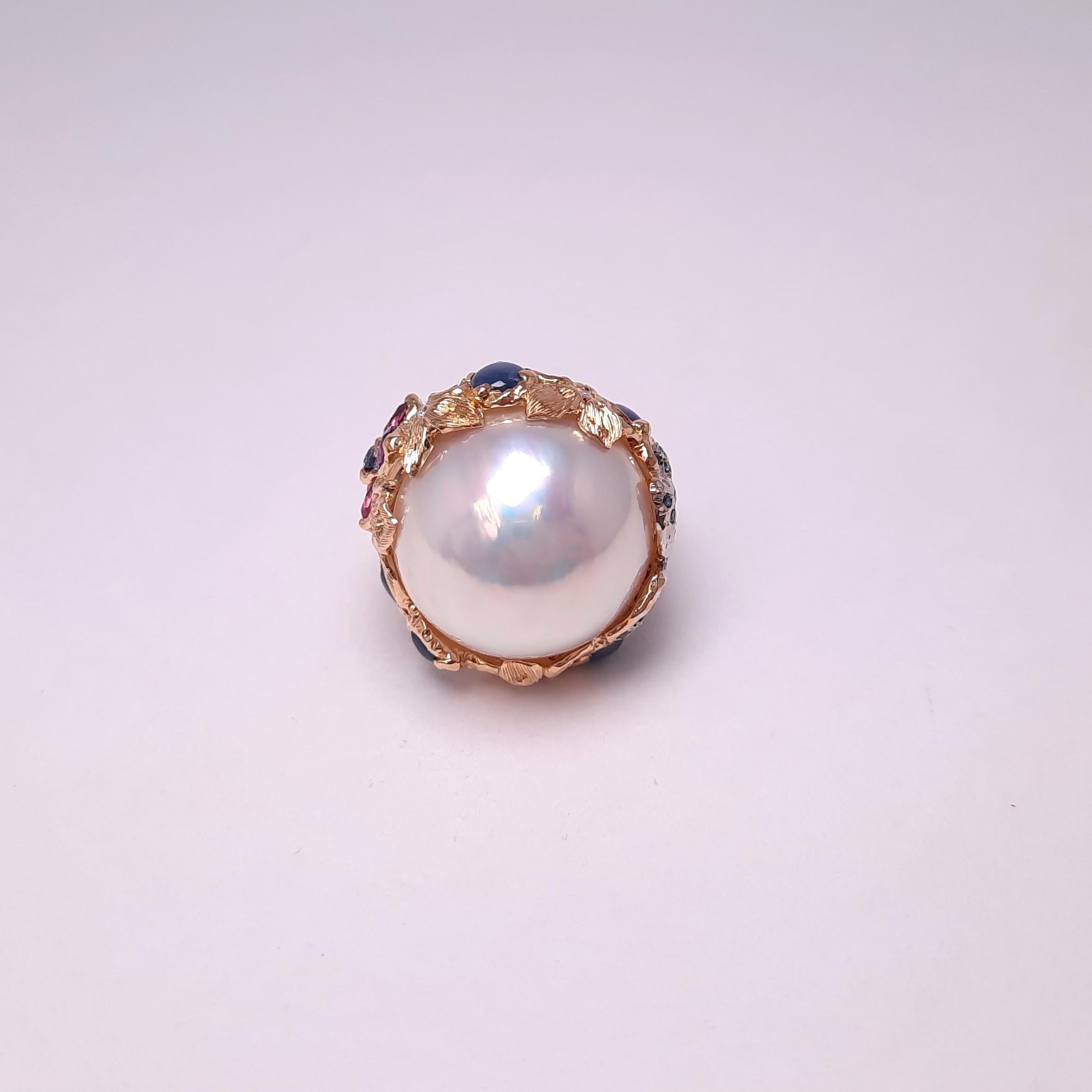 Cabochon Moiseikin 18 Karat Gold Mabe Pearl and Sapphire Ring For Sale