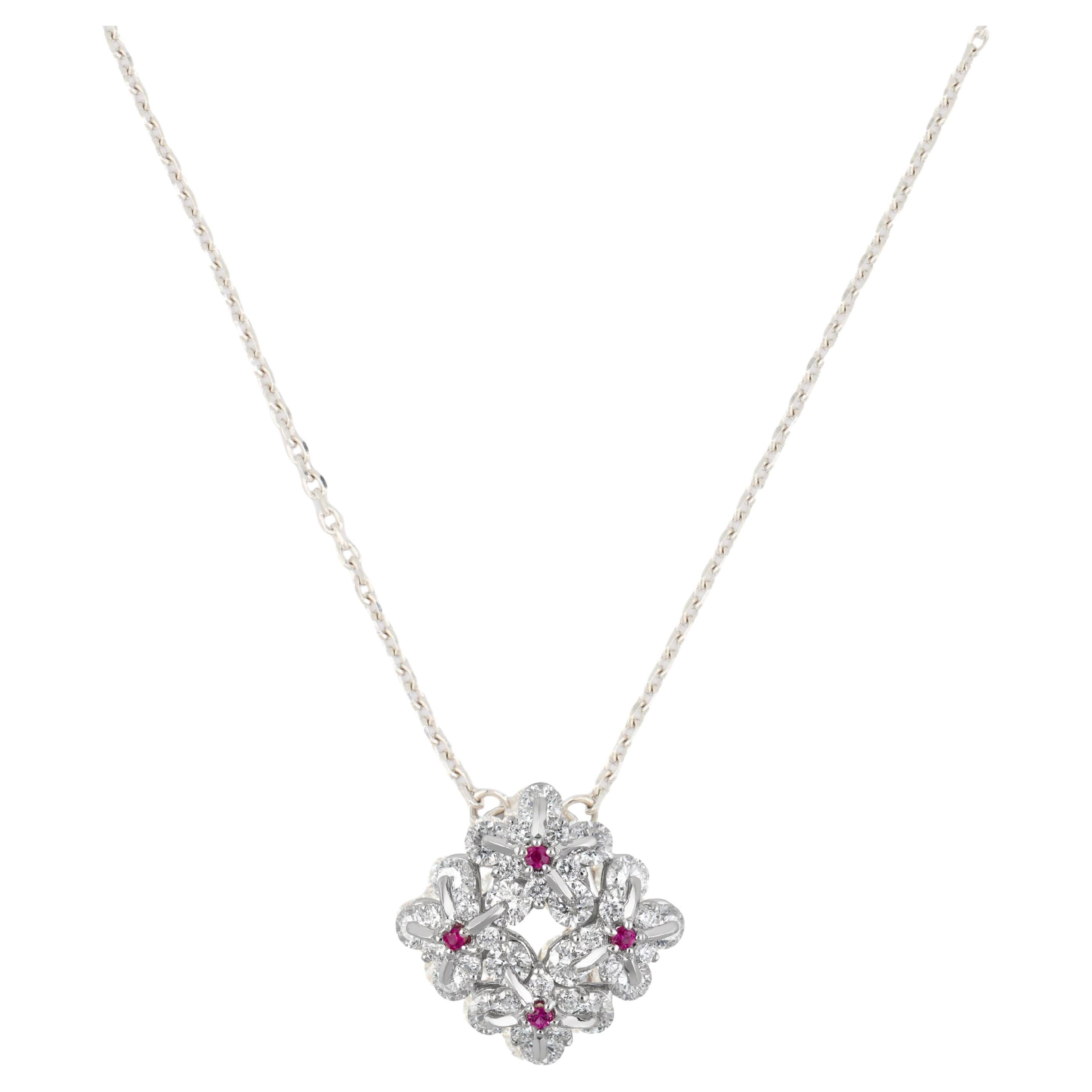 MOISEIKIN 18 Karat White Gold 1 carat Diamond Flower Pendant Necklace