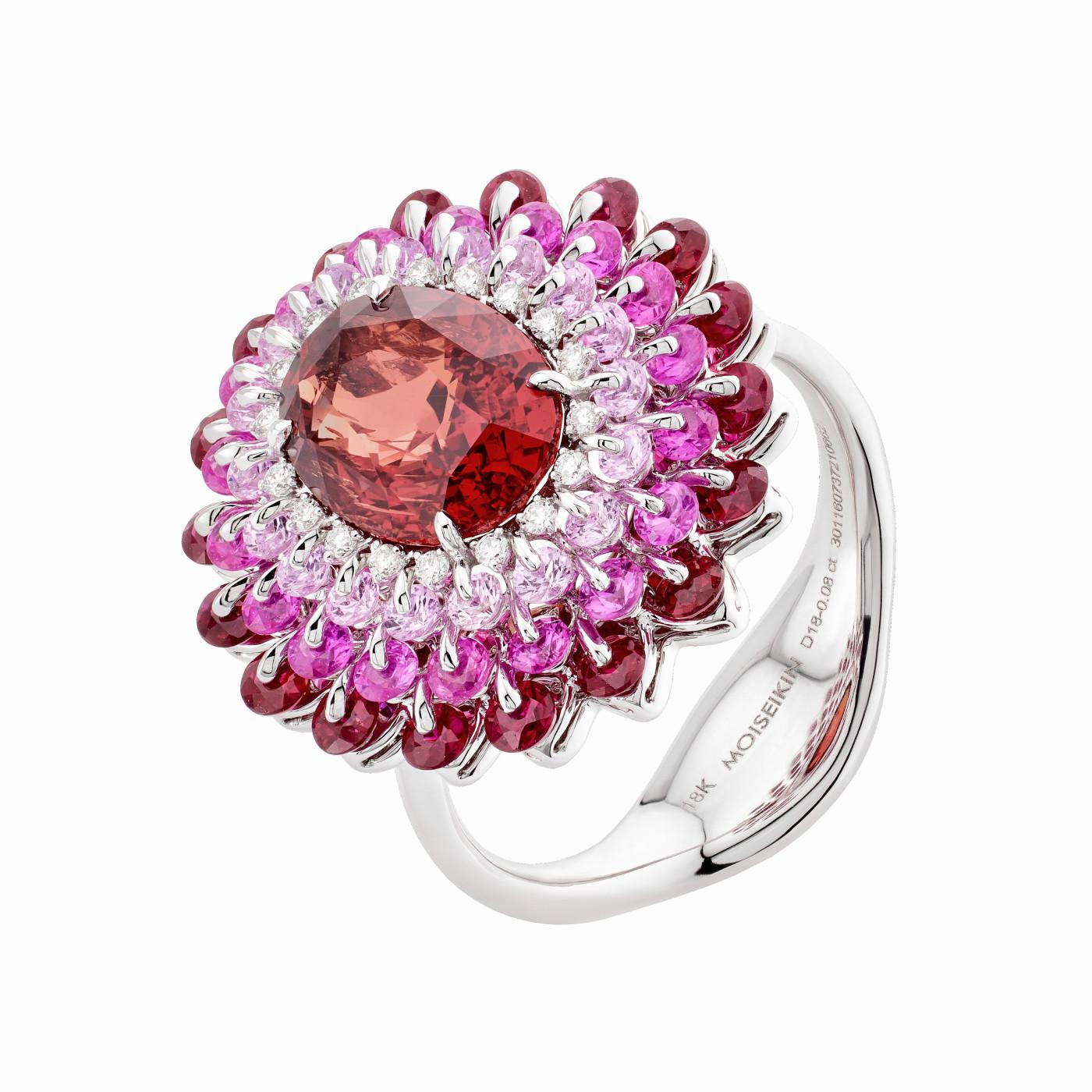 Rubies, pink sapphires and diamonds unite in a dynamic performance, graceful as a ballerina, brought to life by MOISEIKIN’s internationally patented stone technology.

An exclusively selected, 3.54ct No Heat Ruby from Tanzania is adorned with a