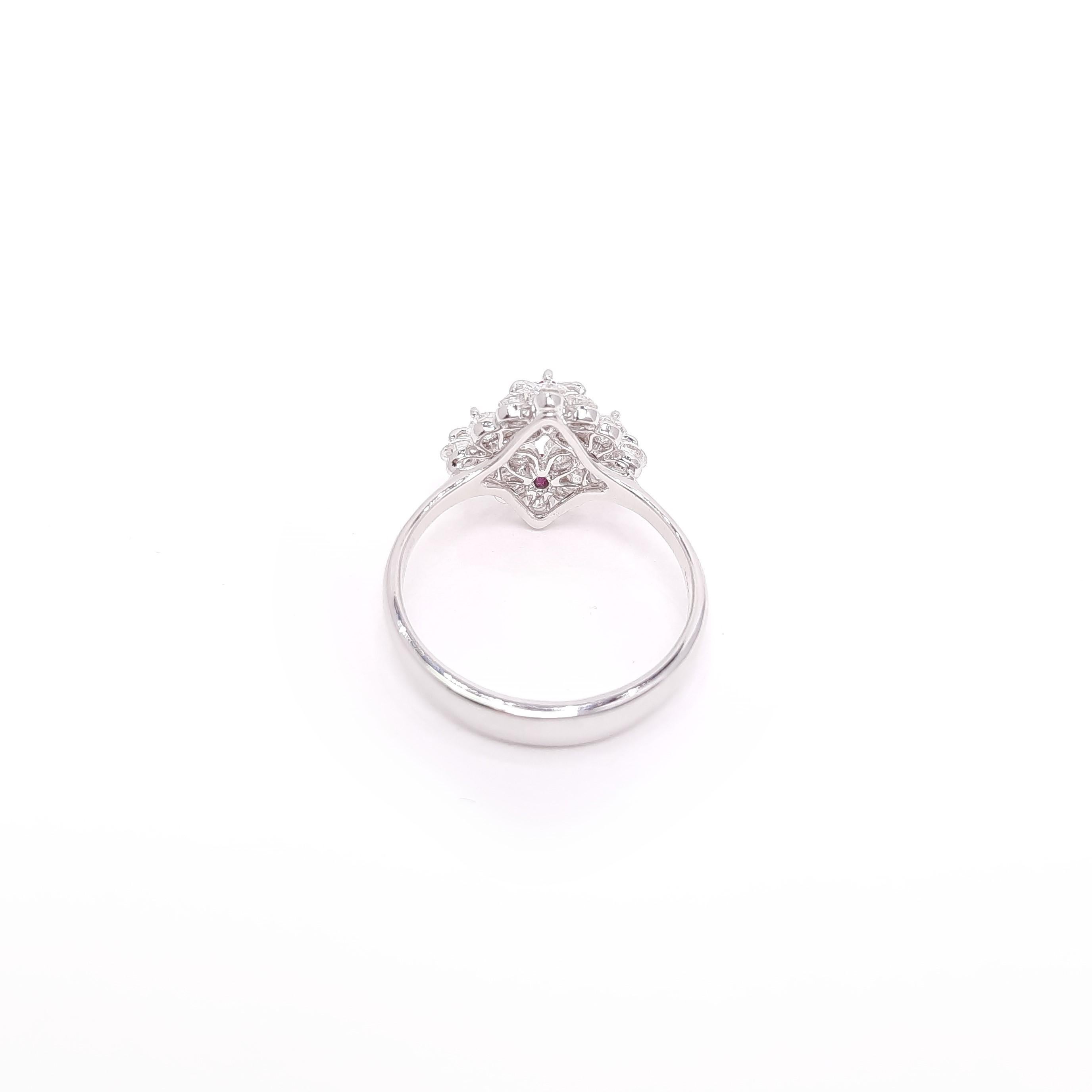 Contemporary MOISEIKIN 18 Karat White Gold Diamond Flower Ring For Sale