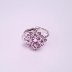 Anello floreale Moiseikin in oro bianco 18 carati con diamante e zaffiro rosa