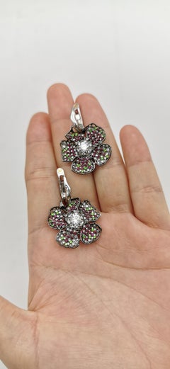 Moiseikin 18 Karat White Gold Diamond Ruby Poppy Flower Dangle Drop Earrings