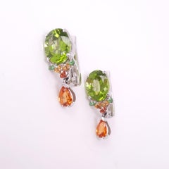 MOISEIKIN 18 Karat White Gold Peridot Sapphire Earings