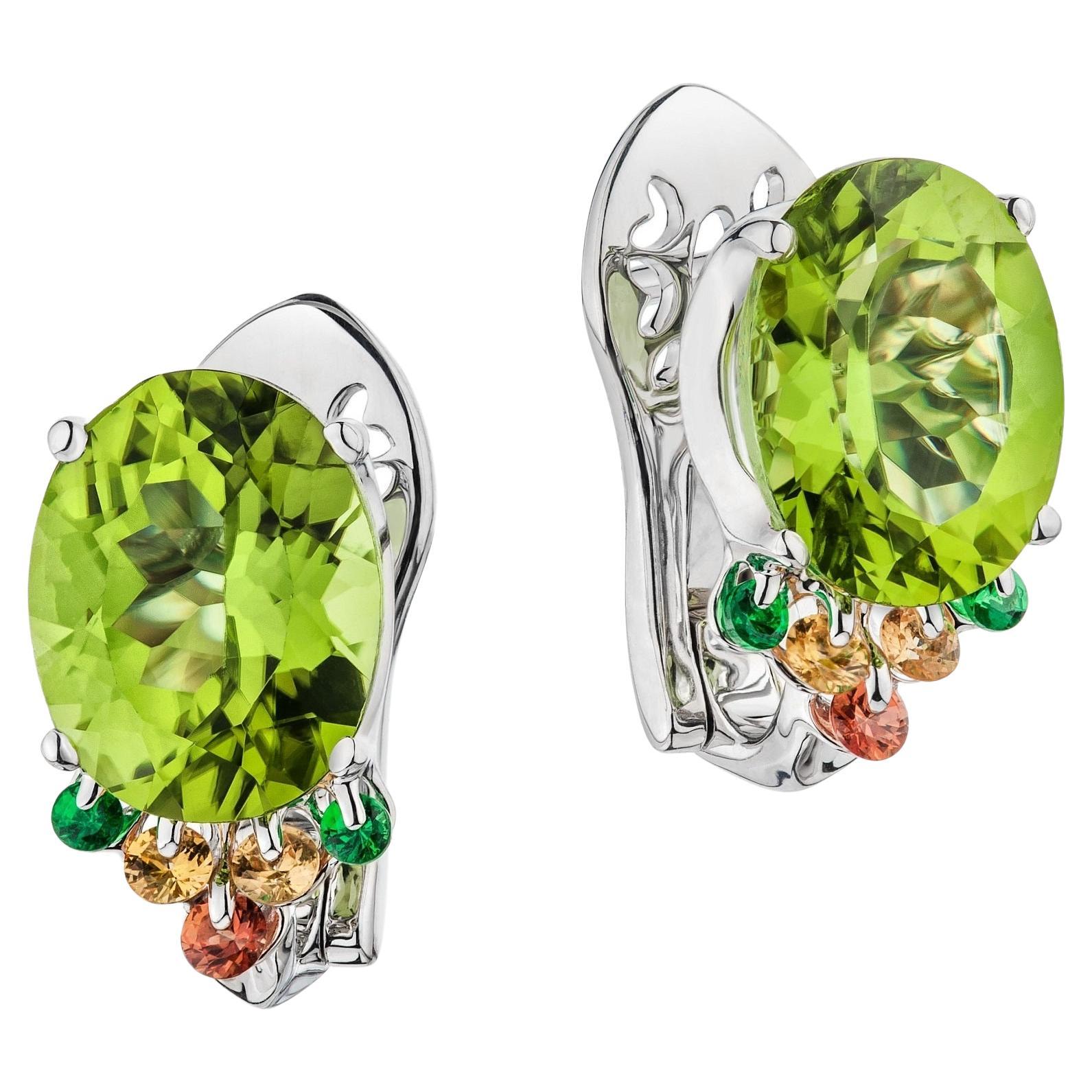MOISEIKIN 18 Karat White Gold Peridot Sapphire Earings For Sale