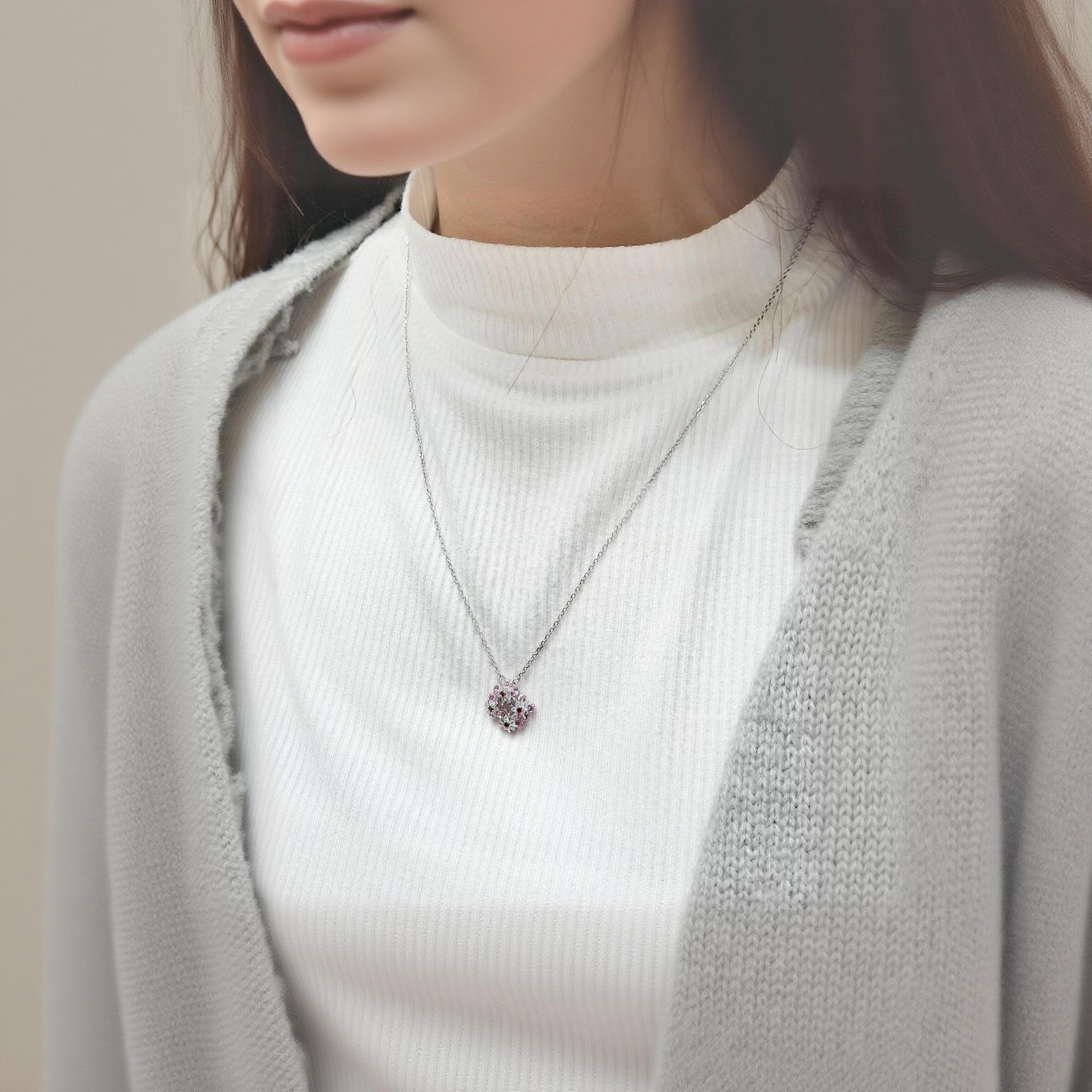 MOISEIKIN 18 Karat White Gold Pink Sapphire Floral Necklace In New Condition For Sale In Hong Kong, HK