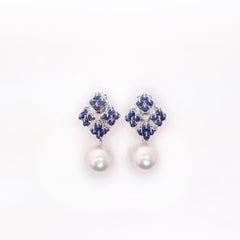 Pendientes Moiseikin de oro blanco de 18 quilates con perla redonda del mar del sur y zafiro