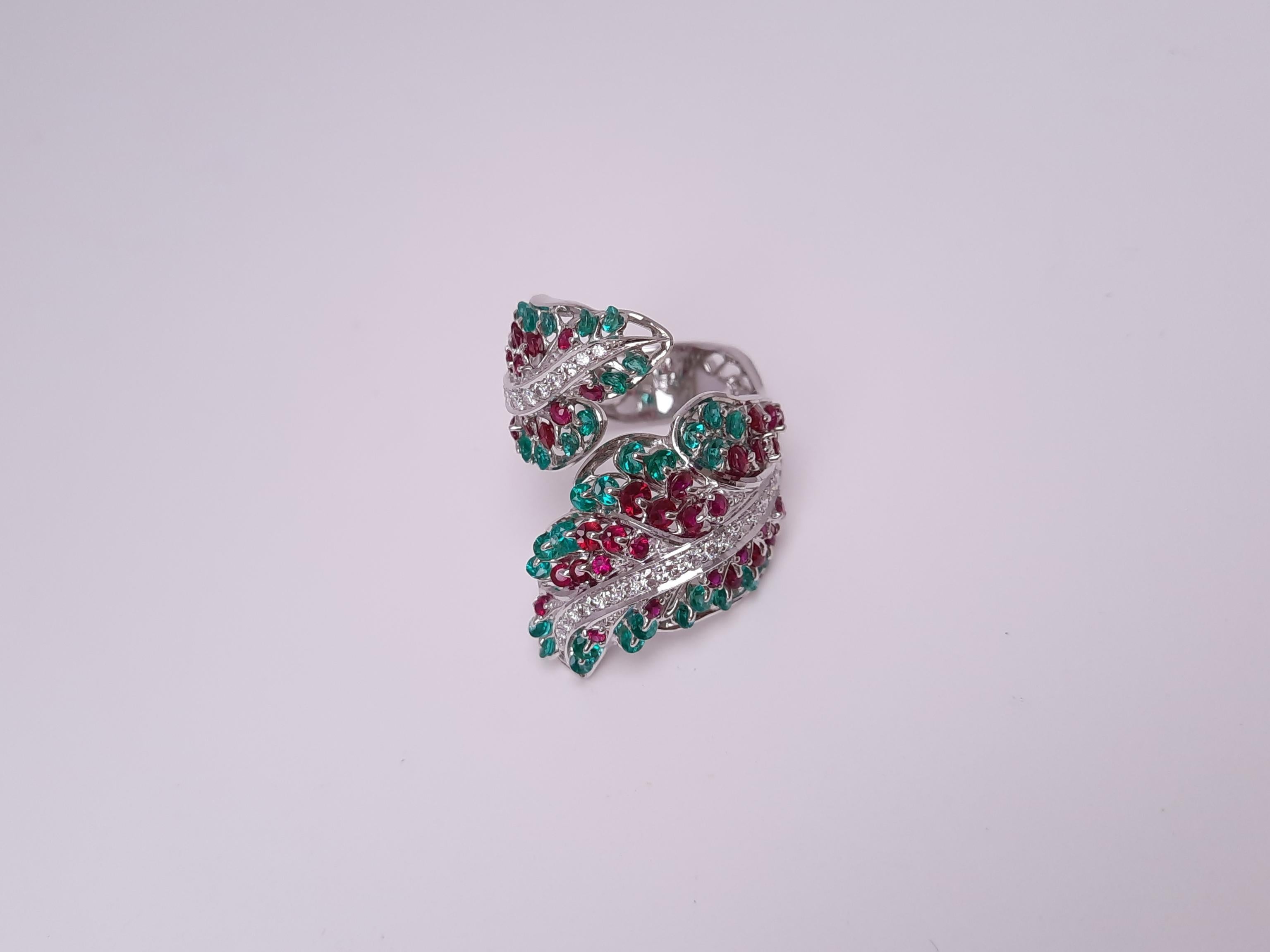 Round Cut Moiseikin 18 Karat White Gold Ruby and Emerald Ring in Angel Wing For Sale