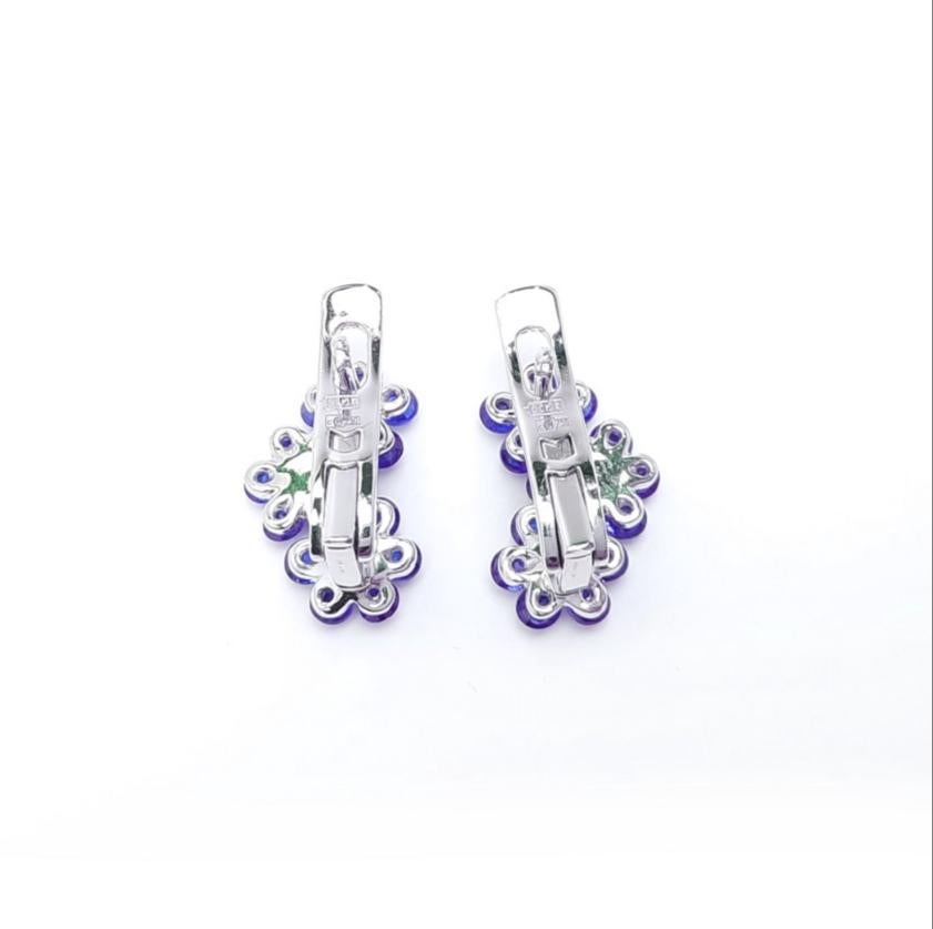Crafted to perfection, MOISEIKIN's sapphire earrings from the Tsvetodelika collection are made with exquisite diamond-cut sapphires with patented technology that will captivate your heart and senses.

The revolutionary Waltzing Brilliance stone