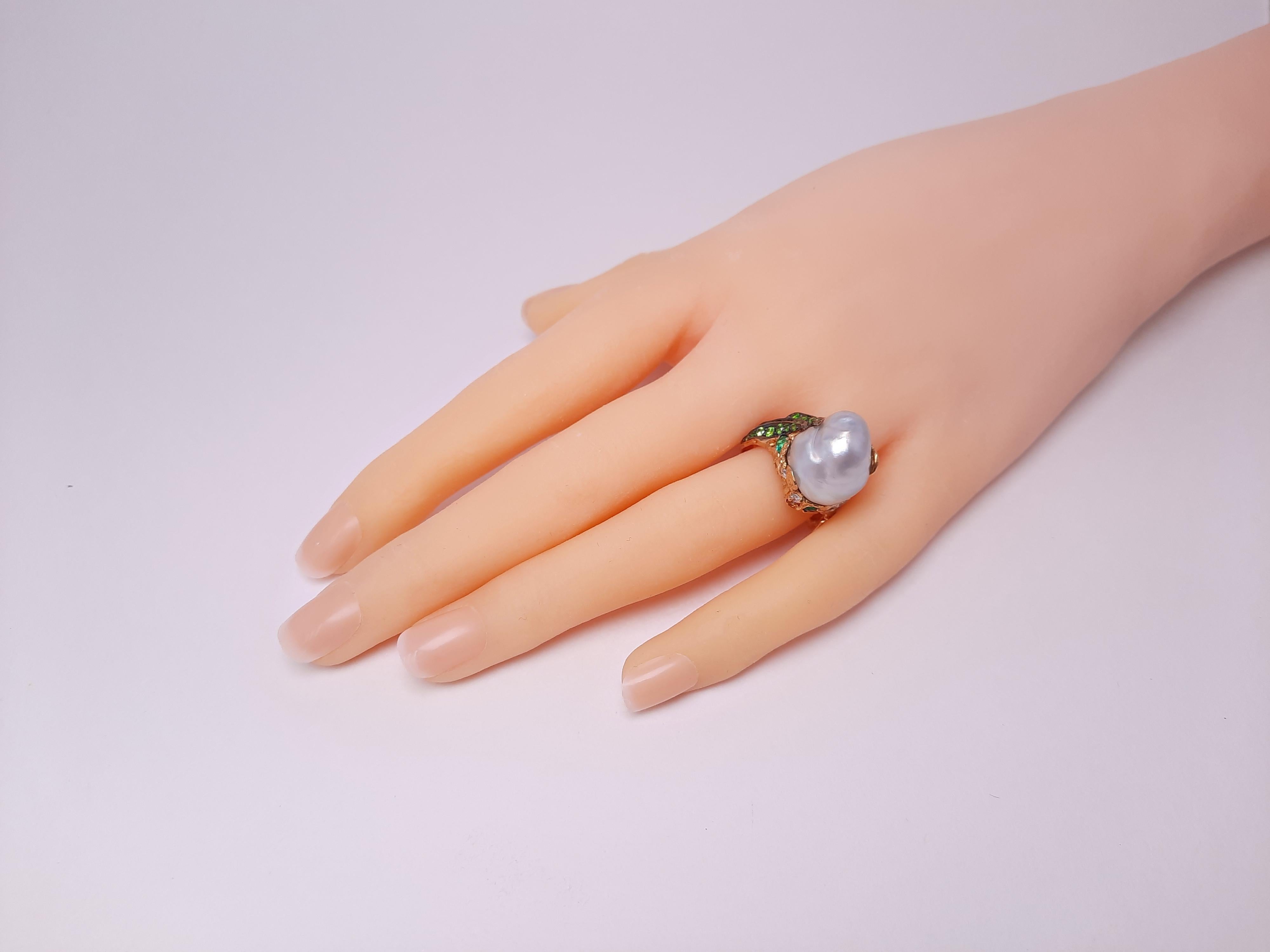 Moiseikin 18k Gold Keshi Perle Diamant Smaragd Demantoid Handgefertigter Ring Damen im Angebot