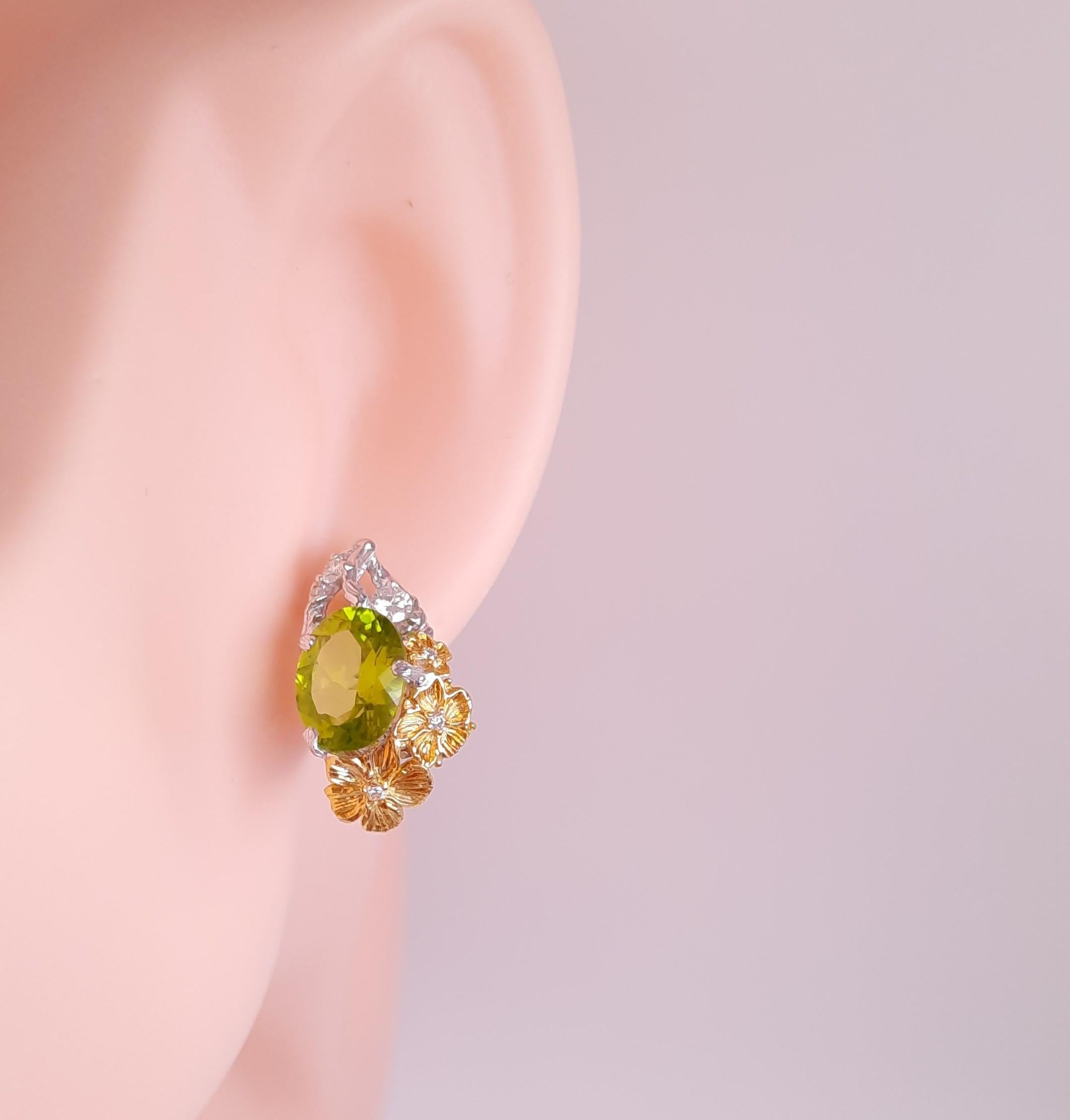 Women's MOISEIKIN 18K Gold Peridot Diamond Floral Earrings For Sale