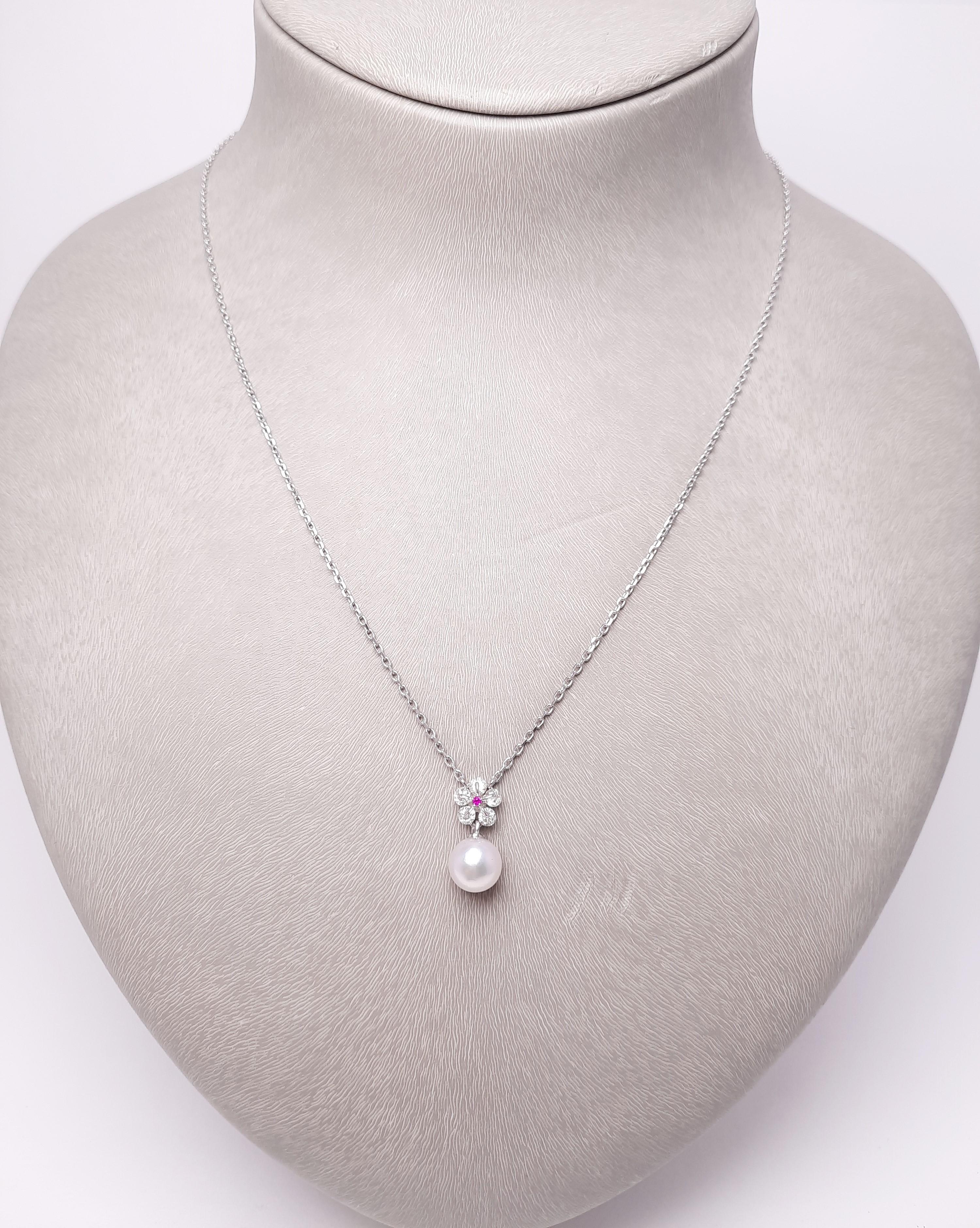 MOISEIKIN 18K White Gold Diamond Akoya Pearl Flower Necklace, Promotion In New Condition For Sale In Hong Kong, HK