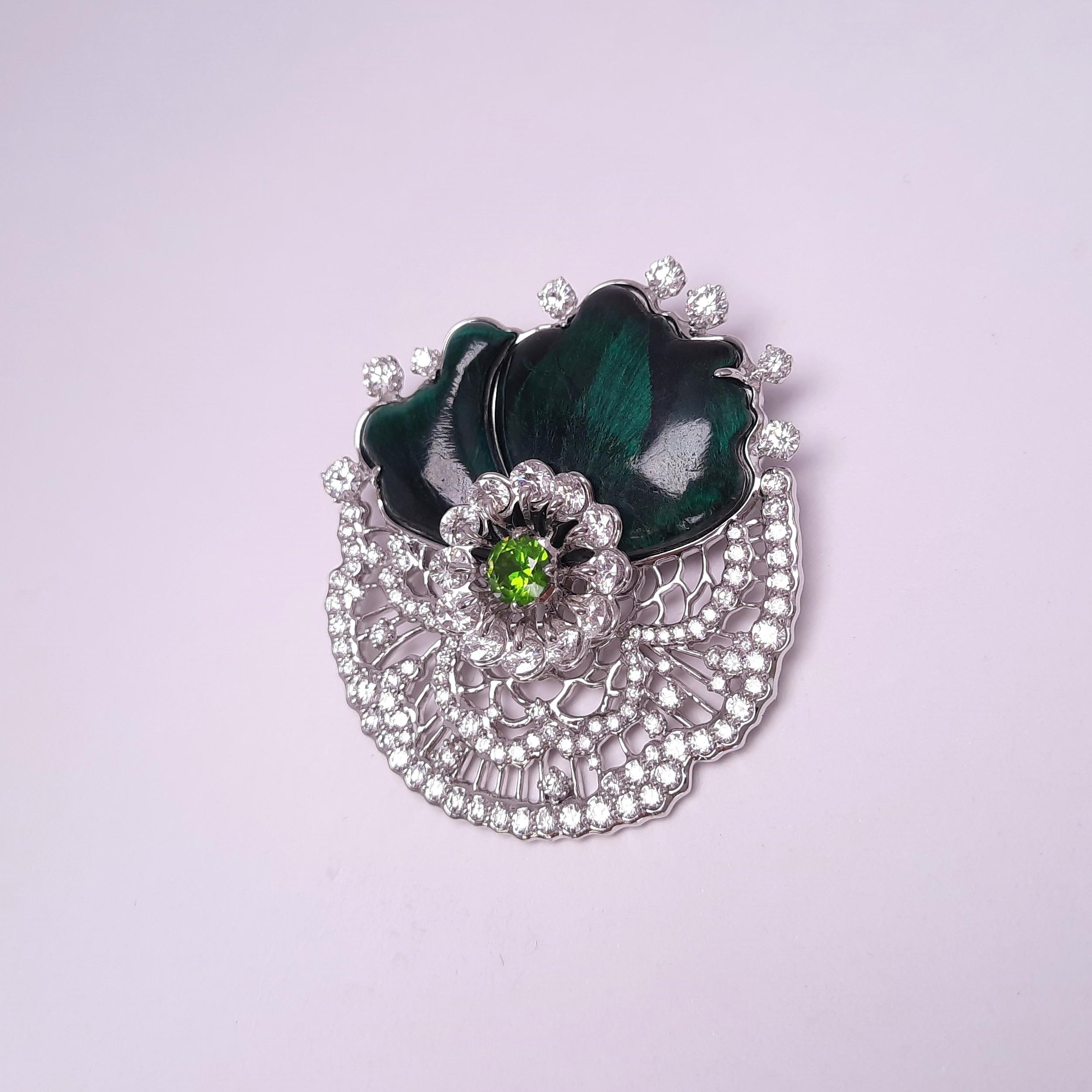 Moiseikin 18K White Gold Diamond Demantoid Malachite Brooch In New Condition For Sale In Hong Kong, HK