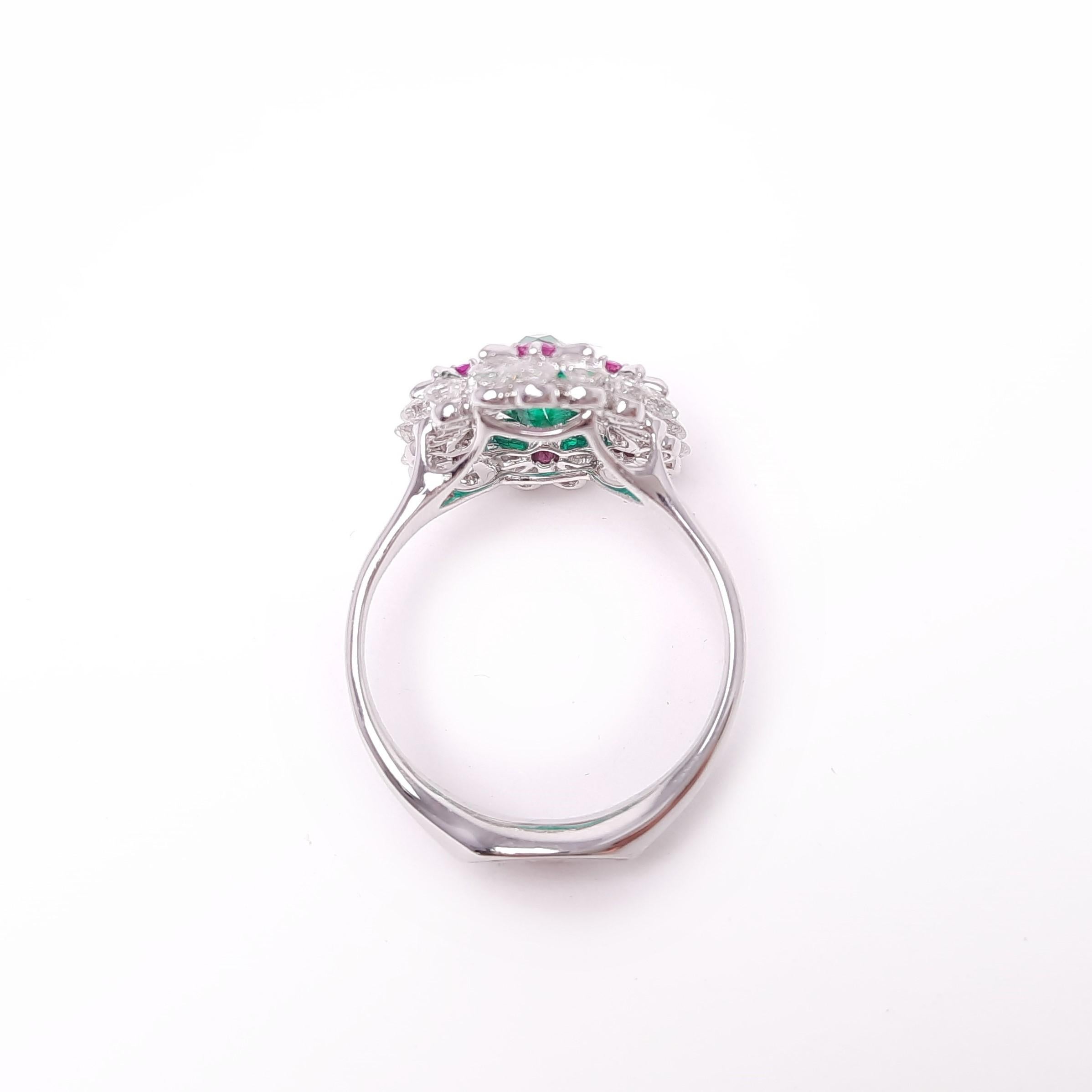 MOISEIKIN 18K White Gold Diamond Russian Emerald Floral Ring In New Condition For Sale In Hong Kong, HK