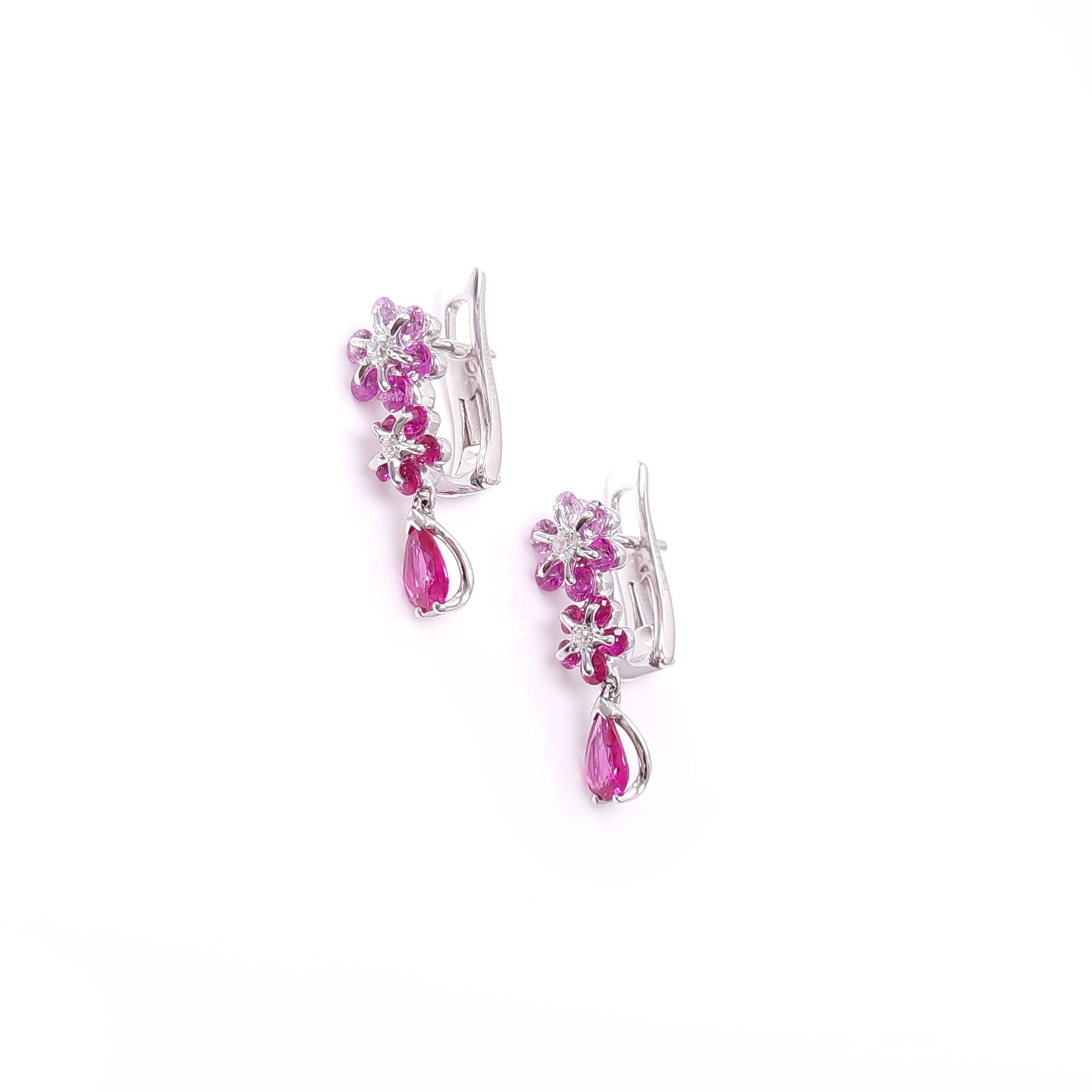 Moiseikin 18k White Gold Ruby and Sapphire Earrings In New Condition In Hong Kong, HK