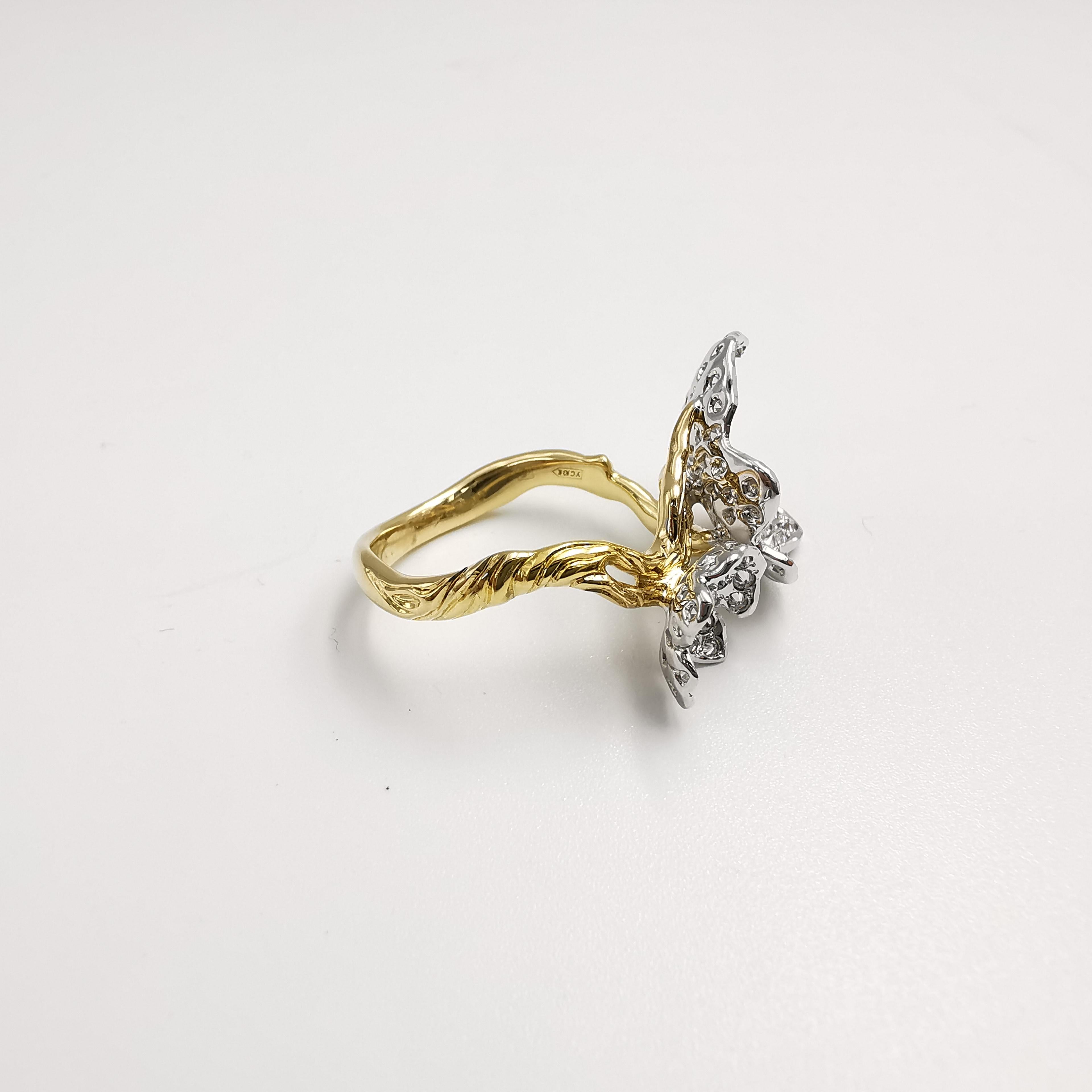 Contemporary Moiseikin 18 Karat Gold Diamond Flower Ring