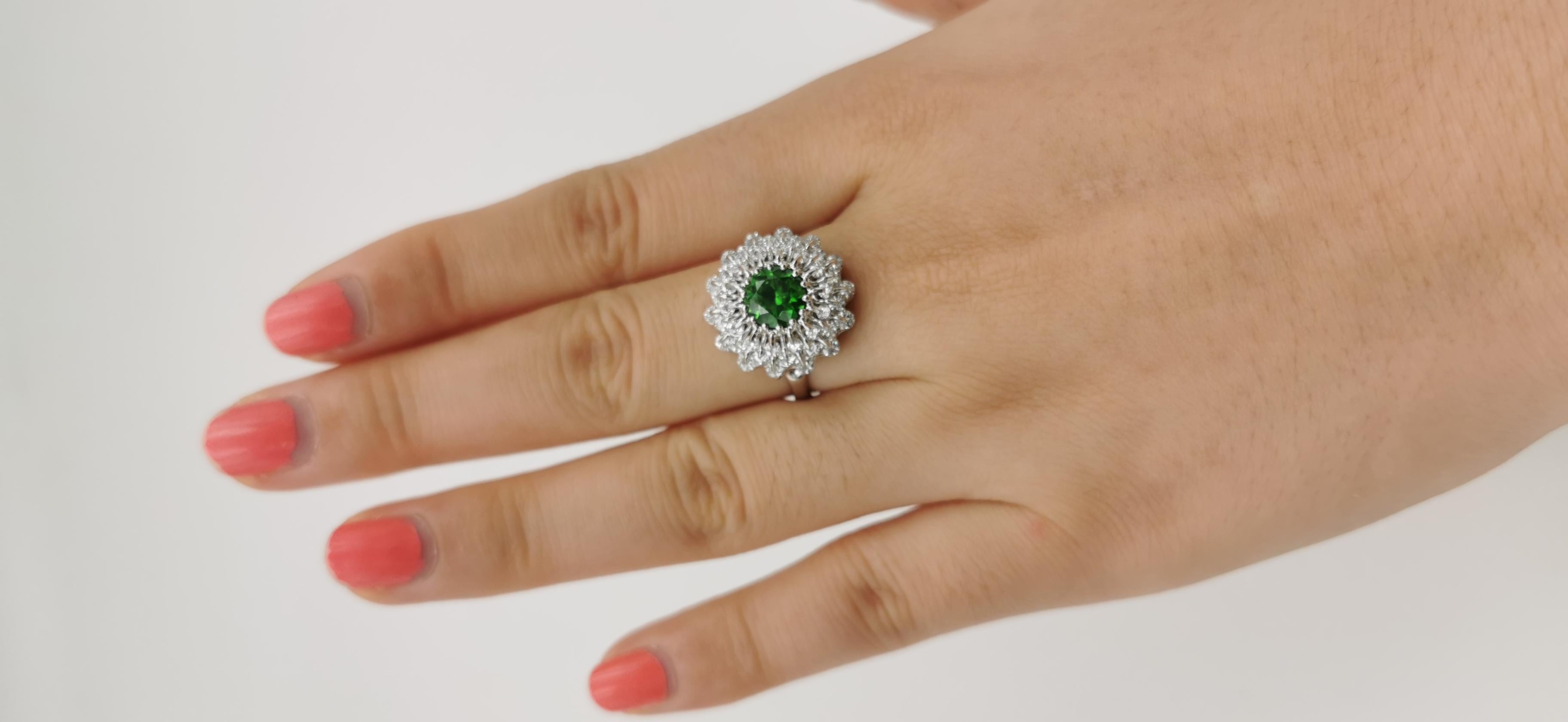 Contemporary Moiseikin 18 Karat White Gold 1.38 Carat Demantoid Garnet Diamond Ring For Sale