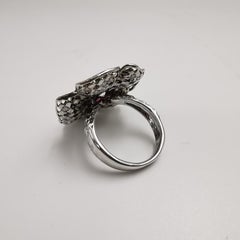 Moiseikin 18 Karat Weißgold 2 Karat Diamant Mohnblumen-Cocktailring