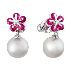 Moiseikin, clous d'oreilles Akoya AA en or blanc 18 carats et rubis