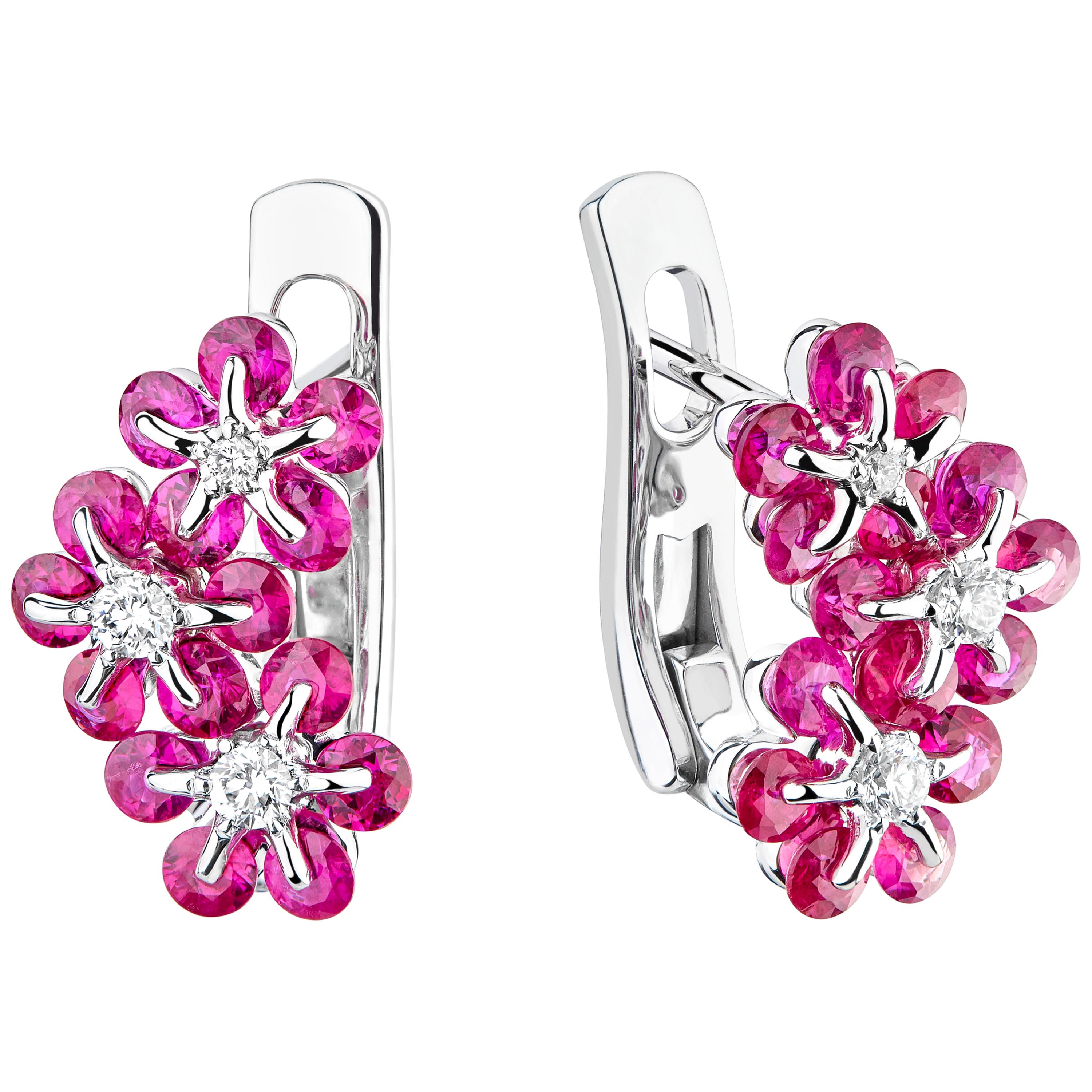 Moiseikin Boucles d'oreilles en or blanc 18 carats avec rubis et diamants