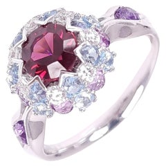 MOISEIKIN Bague en or blanc avec grenat et diamants de style Aurora