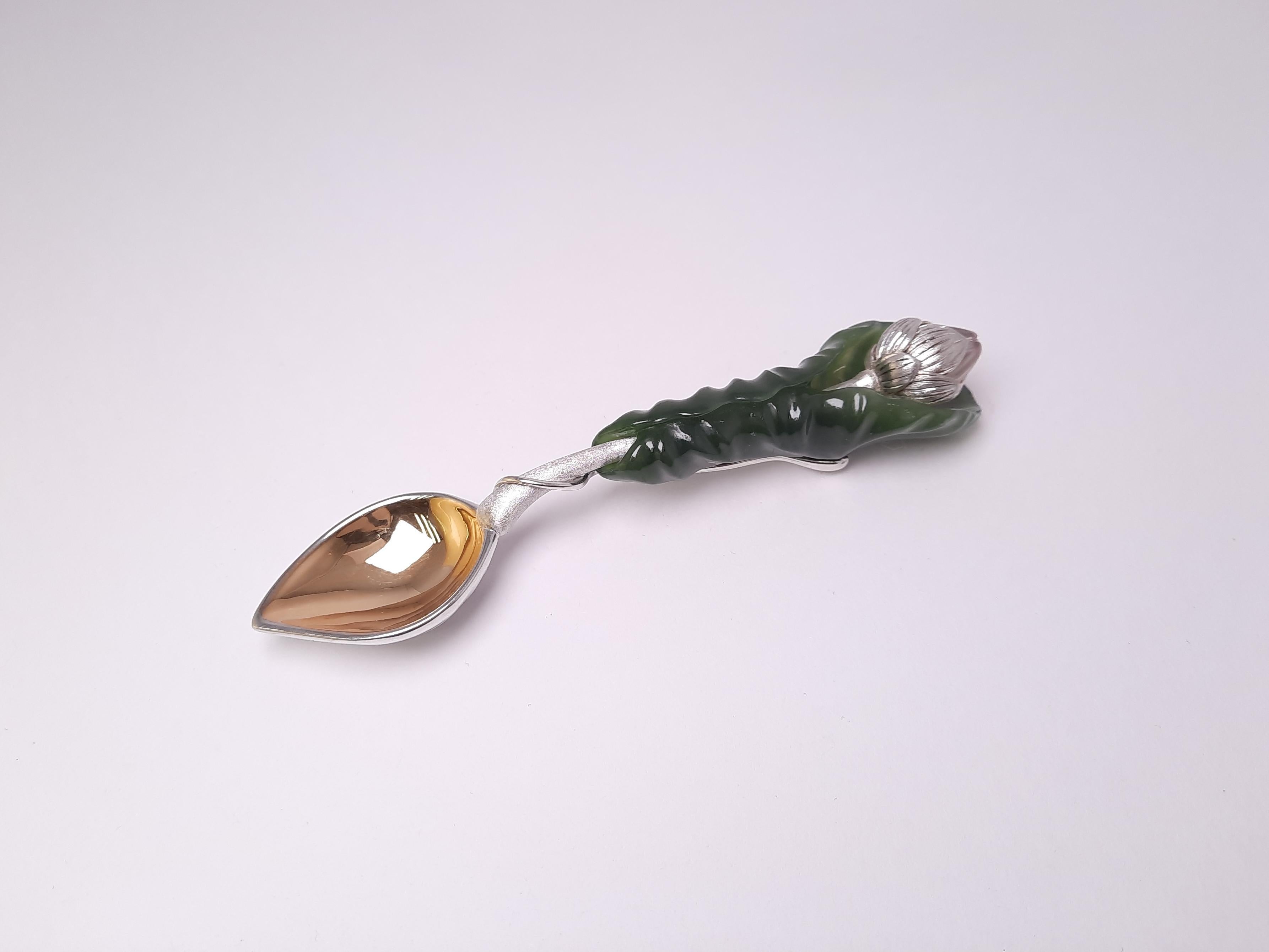 Taglio rotondo Set da tè MOISEIKIN in argento con nefrite e loto in vendita