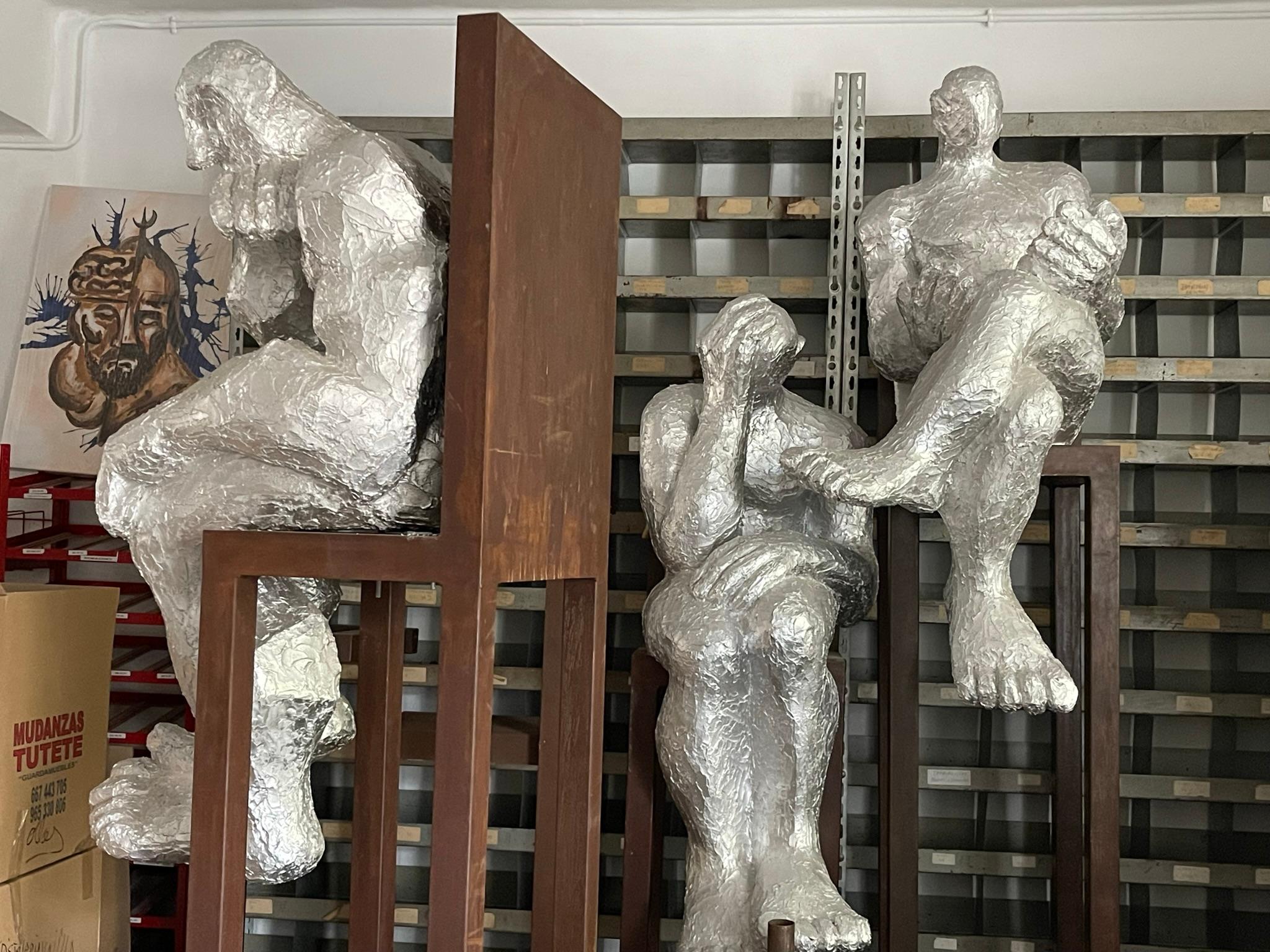 Grande sculpture abstraite pour hommes en métal rouillé brun et résine argentée pour l'intérieur et l'extérieur en vente 13
