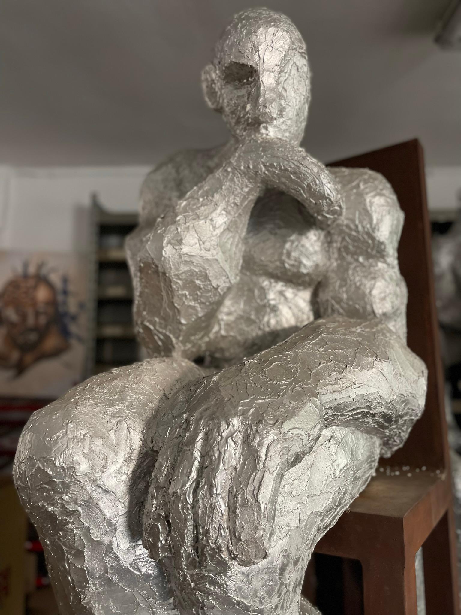 Grande sculpture abstraite pour hommes en métal rouillé brun et résine argentée pour l'intérieur et l'extérieur en vente 2