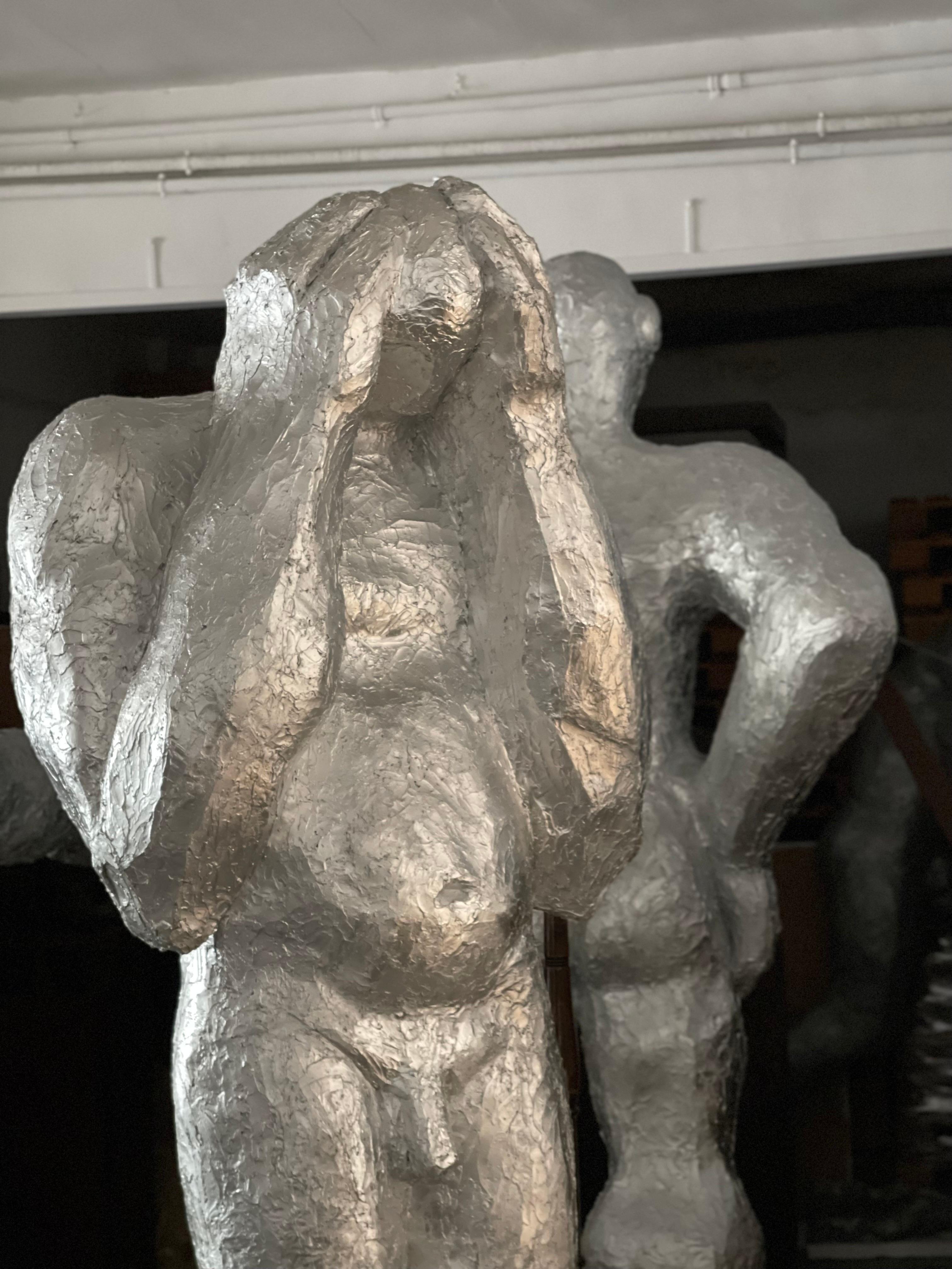 Grande sculpture abstraite en résine argentée pour homme, intérieur/extérieur en vente 5