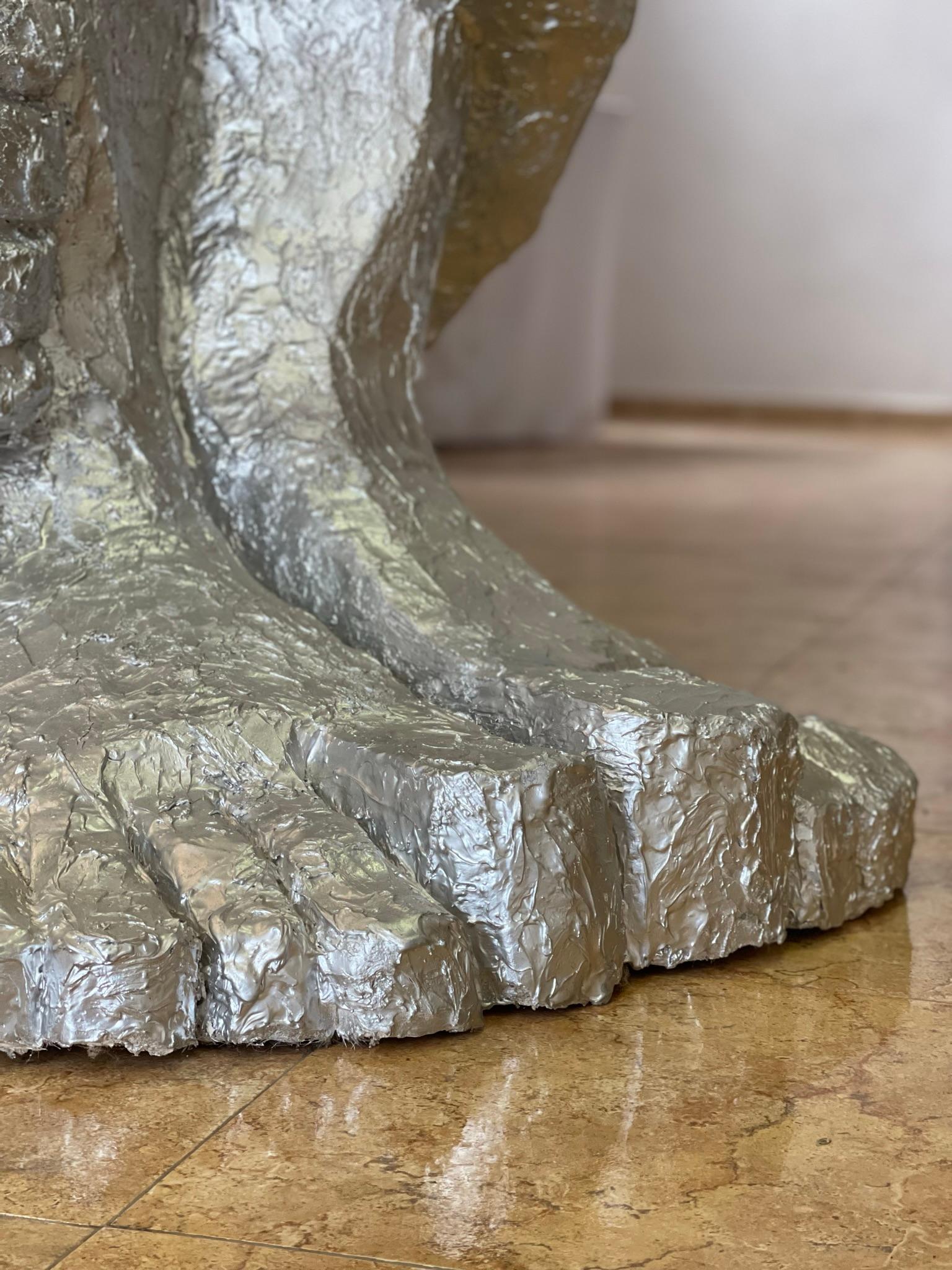 Uomo astratto Scultura grande in resina argentata per interni/esterni 5