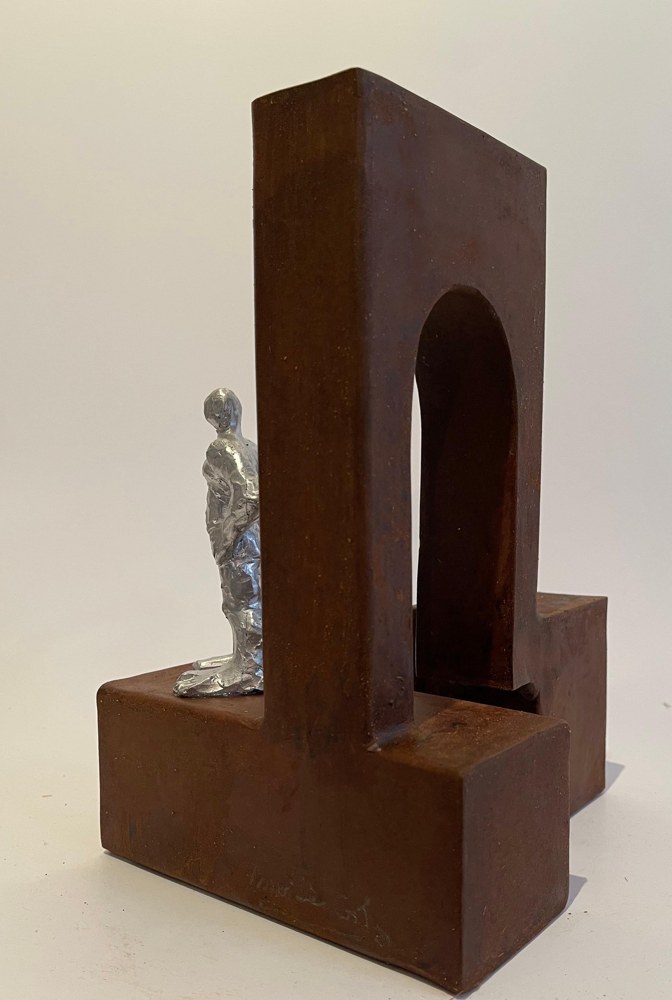Sculpture abstraite pour hommes en métal rouillé marron et résine argentée  en vente 4