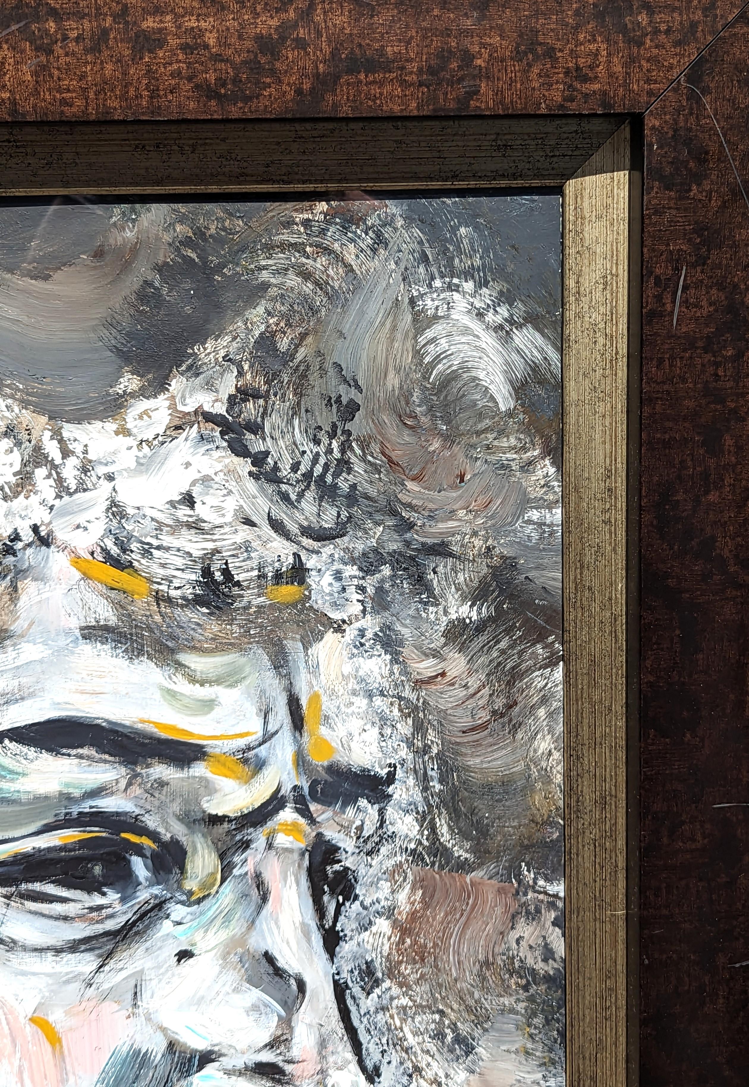 Pintura figurativa abstracta  del artista contemporáneo afincado en Houston Moisés Villafuerte. La obra presenta un rostro intrincadamente representado que emerge de una expresionista nube de gris. Actualmente está colgado en un marco decorativo